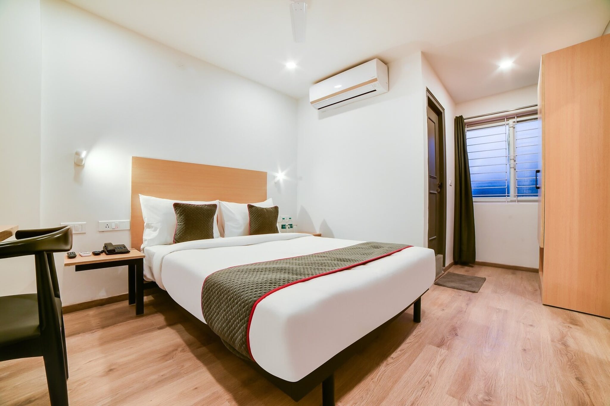 Located within 7.5 km of The Heritage Centre & Aerospace Museum and 11 km of Forum Mall, Koramangala, Townhouse Sarjapur Near Bellandur provides rooms with air conditioning and a private bathroom in Bengaluru. This 4-star hotel offers room service, a 24-hour front desk and free WiFi. The hotel features family rooms.

All units at the hotel are equipped with a seating area, a flat-screen TV with satellite channels and a private bathroom with free toiletries and a bath or shower. The rooms include a desk.

Brigade Road is 15 km from Townhouse Sarjapur Near Bellandur, while Commercial Street is 17 km away. Kempegowda International Airport is 49 km from the property.
Early Check-In Policy: A full dayâ€™s room rate will be charged for check-ins before 6:00 AM. Complimentary early check-in is available between 6:00 AM and 10:00 AM, subject to room availability.
Check-in is only available to guests aged 18 and above. Please provide a government-issued ID to confirmÂ yourÂ age.

Foreign Guests Restricted: Apologies, but we are currently unable to host foreign nationals at this property.