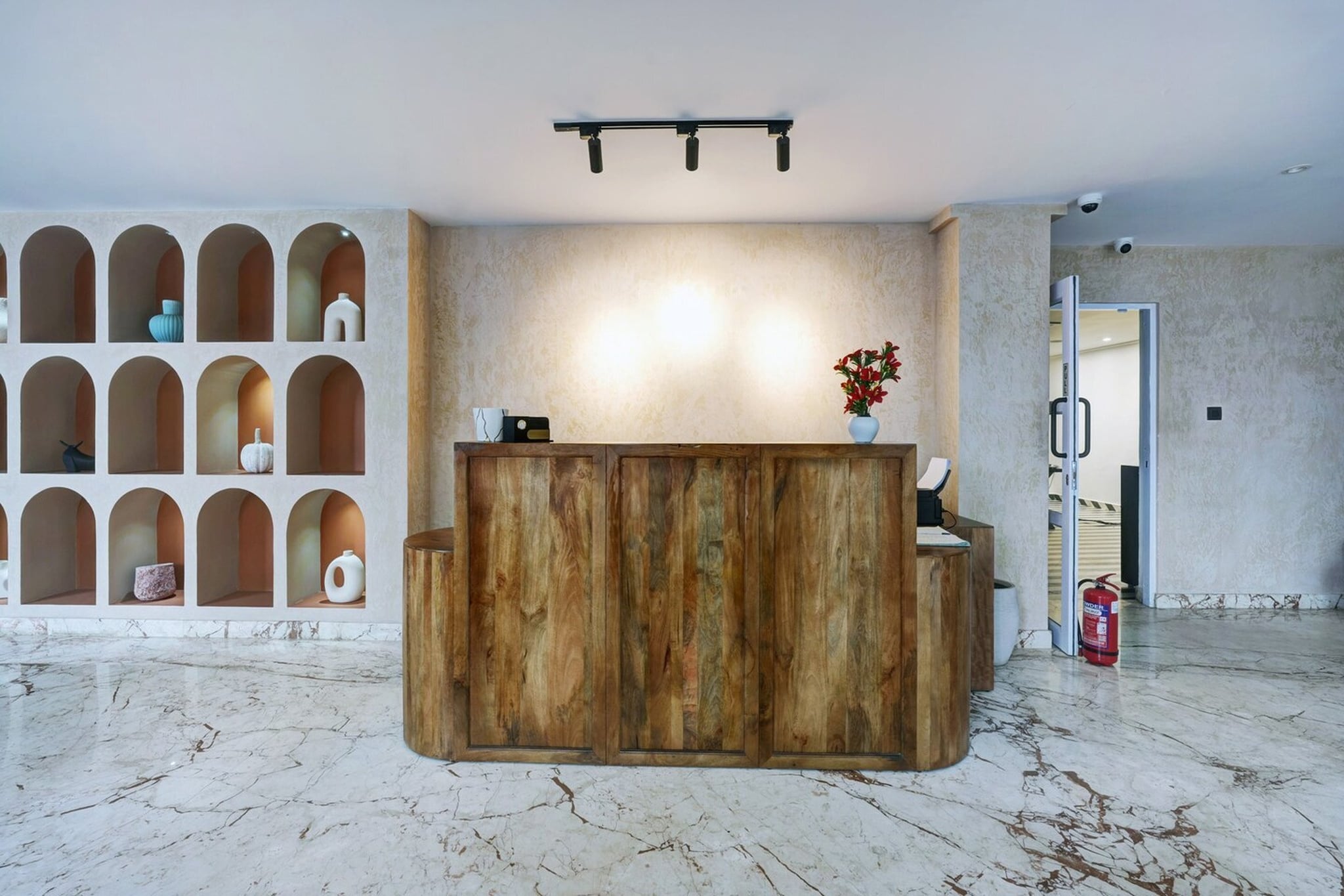 Ground floor: (bedroom(double bed, TV, seating area, air conditioning, telephone), bathroom(bathtub or shower, shower, washbasin, toilet, Towels incl., shampoo, body soap, hot water), lift)