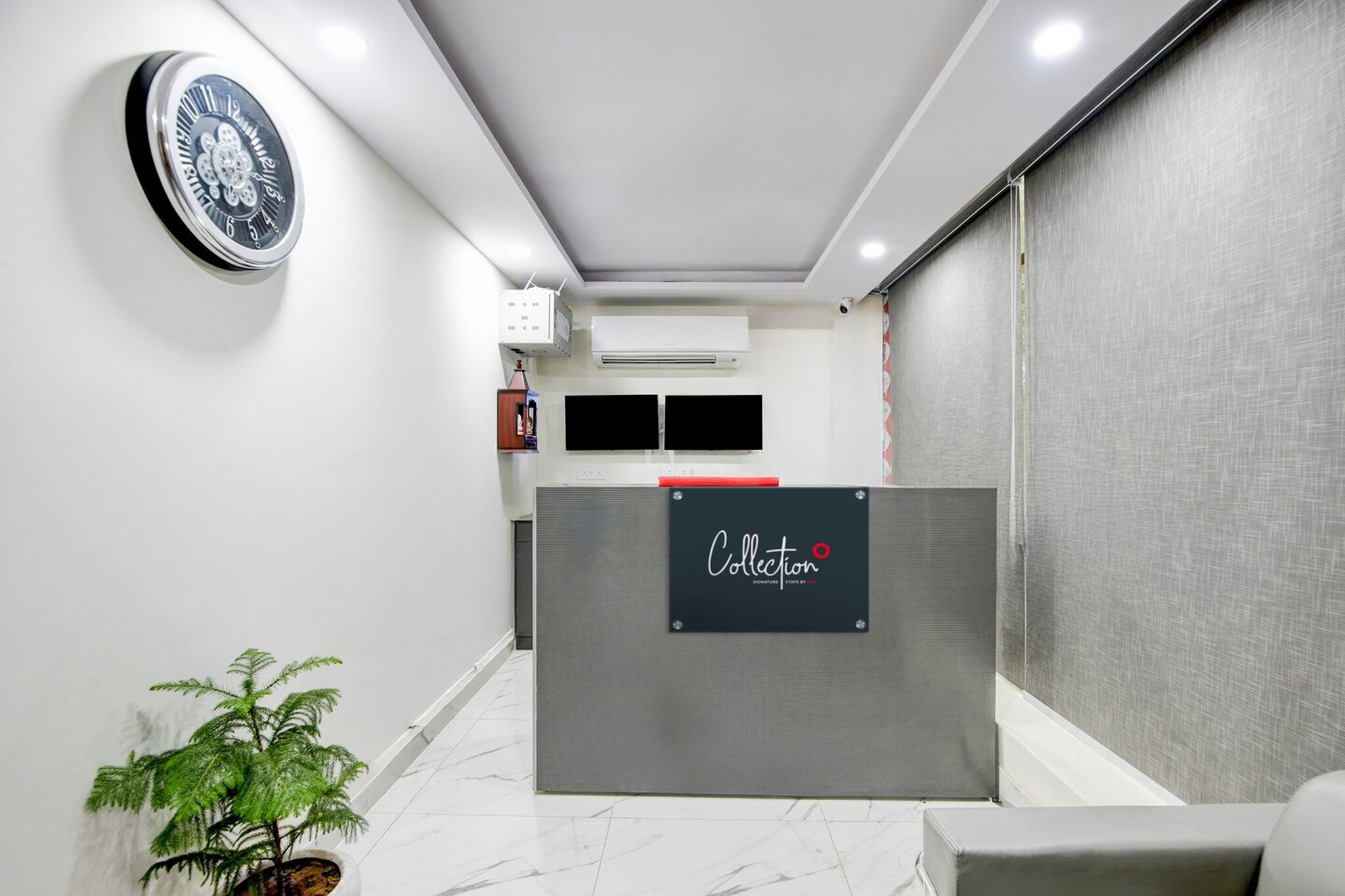 Located within 14 km of Tughlaqabad Fort and 22 km of Qutub Minar, Super Collection O Hotel Evergreen provides rooms with air conditioning and a private bathroom in Faridabad. This 3-star hotel offers room service, a 24-hour front desk and free WiFi. The hotel features family rooms.

Guest rooms at the hotel are equipped with a seating area, a flat-screen TV with satellite channels and a private bathroom with free toiletries and a bath or shower. All units include a desk.

Humayun's Tomb is 25 km from Super Collection O Hotel Evergreen, while WorldMark Gurgaon is 25 km away. Delhi International Airport is 34 km from the property.
Early Check-In Policy: A full day’s room rate will be charged for check-ins before 6:00 AM. Complimentary early check-in is available between 6:00 AM and 10:00 AM, subject to room availability.
Check-in is only available to guests aged 18 and above. Please provide a government-issued ID to confirm your age.