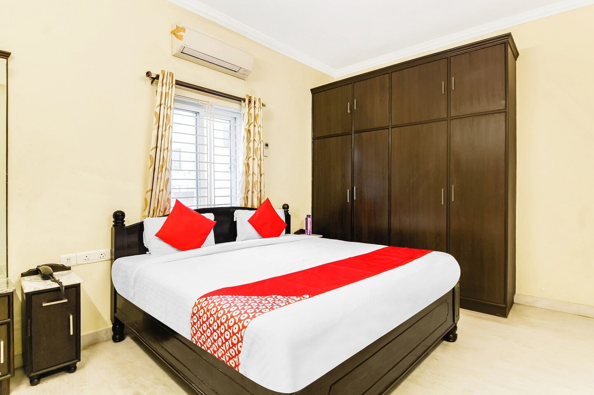 Situated within 8.2 km of ISB and 9.2 km of City Centre Mall, Super Townhouse Sri Nirvana Inn features rooms with air conditioning and a private bathroom in Hyderabad. Among the facilities at this property are a shared lounge and room service, along with free WiFi throughout the property. The property is non-smoking and is set 10 km from Golkonda Fort.

The rooms at the hotel are fitted with a seating area, a flat-screen TV with satellite channels and a private bathroom with free toiletries and a bath or shower. The units have a desk.

Languages spoken at the reception include English and Hindi.

Ravindra Bharathi is 12 km from Super Townhouse Sri Nirvana Inn, while AP State Archaeology Museum is 12 km from the property. Rajiv Gandhi International Airport is 34 km away.
Early Check-In Policy: A full dayâ€™s room rate will be charged for check-ins before 6:00 AM. Complimentary early check-in is available between 6:00 AM and 10:00 AM, subject to room availability.
Check-in is only available to guests aged 18 and above. Please provide a government-issued ID to confirmÂ yourÂ age.