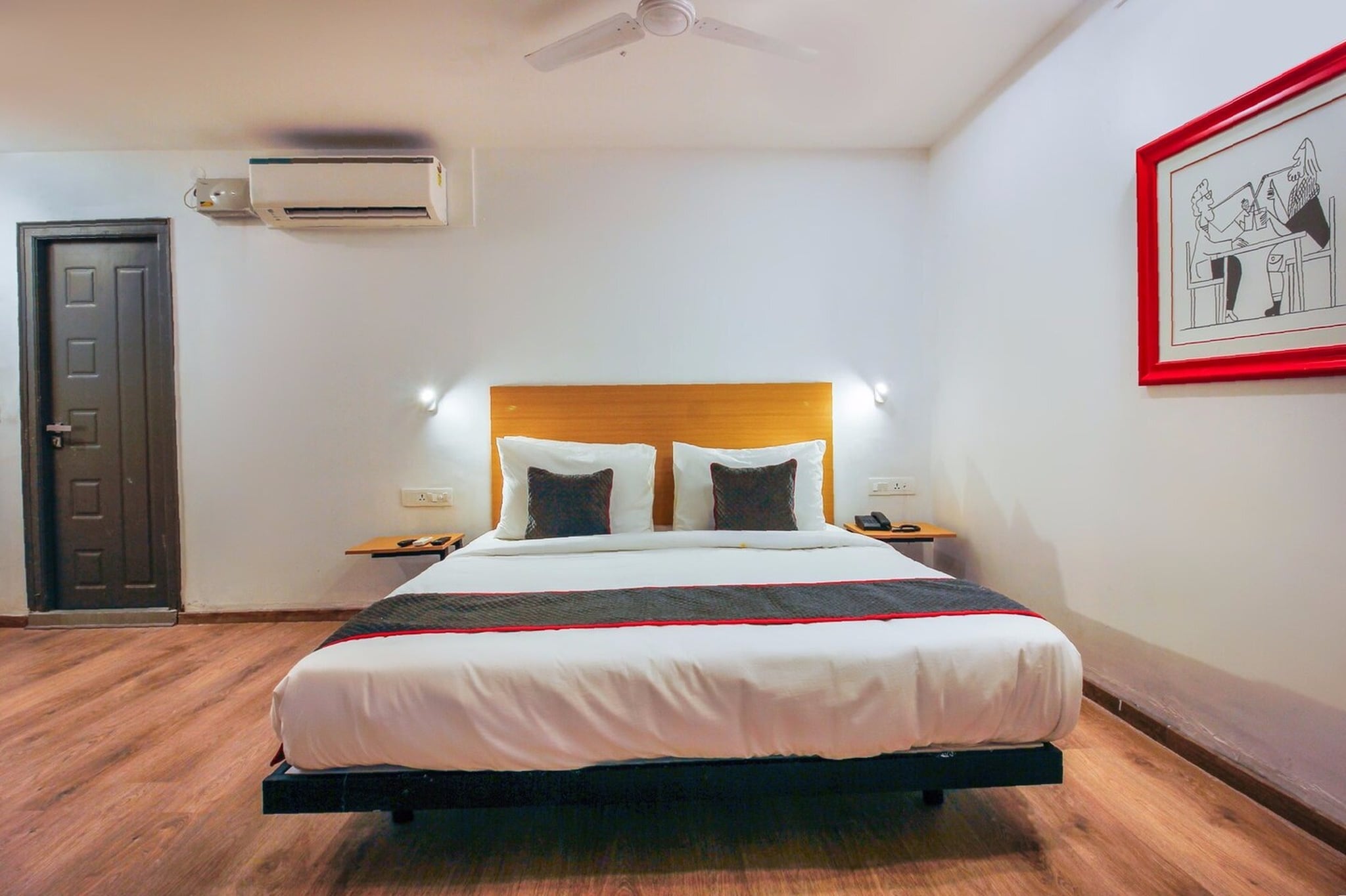 Super Townhouse RCC Sunrise features air-conditioned rooms with TV in the Begumpet district of Hyderabad. This 4-star hotel offers a shared kitchen, room service and free WiFi. There is a restaurant serving Indian cuisine, and free private parking is available.

Speaking English and Hindi at the reception, staff are always at hand to help.

City Centre Mall is 4.1 km from the hotel, while Hussain Sagar Lake is 4.9 km from the property. Rajiv Gandhi International Airport is 27 km away.

Unmarried couples are warmly welcome at this property.
Guests with local ID proof are warmly welcome.
Apologies, but we are currently unable to host foreign nationals at this property.
Early Check-In Policy: A full dayâ€™s room rate will be charged for check-ins before 6:00 AM. Complimentary early check-in is available between 6:00 AM and 10:00 AM, subject to room availability.
 
Check-in is only available to guests aged 18 and above. Please provide a government-issued ID to confirm your age.