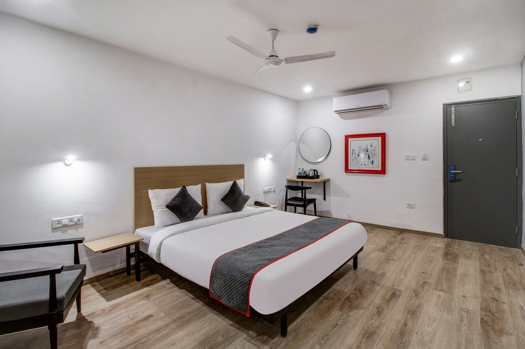 Super Townhouse RCC Majestic 397 LB Nagar is set in Hyderabad, within 6.5 km of Mecca Masjid and 6.6 km of Charminar. With a restaurant, the 4-star hotel has air-conditioned rooms with free WiFi, each with a private bathroom. The accommodation offers room service, a 24-hour front desk and luggage storage for guests.

The units at the hotel come with a seating area and a flat-screen TV with satellite channels. All units feature a desk.

A continental breakfast is available at Super Townhouse RCC Majestic 397 LB Nagar.

Chowmahalla Palace is 7.1 km from the accommodation, while AP State Archaeology Museum is 10 km away. Rajiv Gandhi International Airport is 17 km from the property.

Unmarried couples are warmly welcome at this property.
Guests with local ID proof are warmly welcome.
Apologies, but we are currently unable to host foreign nationals at this property.
Early Check-In Policy: A full dayâ€™s room rate will be charged for check-ins before 6:00 AM. Complimentary early check-in is available between 6:00 AM and 10:00 AM, subject to room availability.
 
Check-in is only available to guests aged 18 and above. Please provide a government-issued ID to confirm your age.