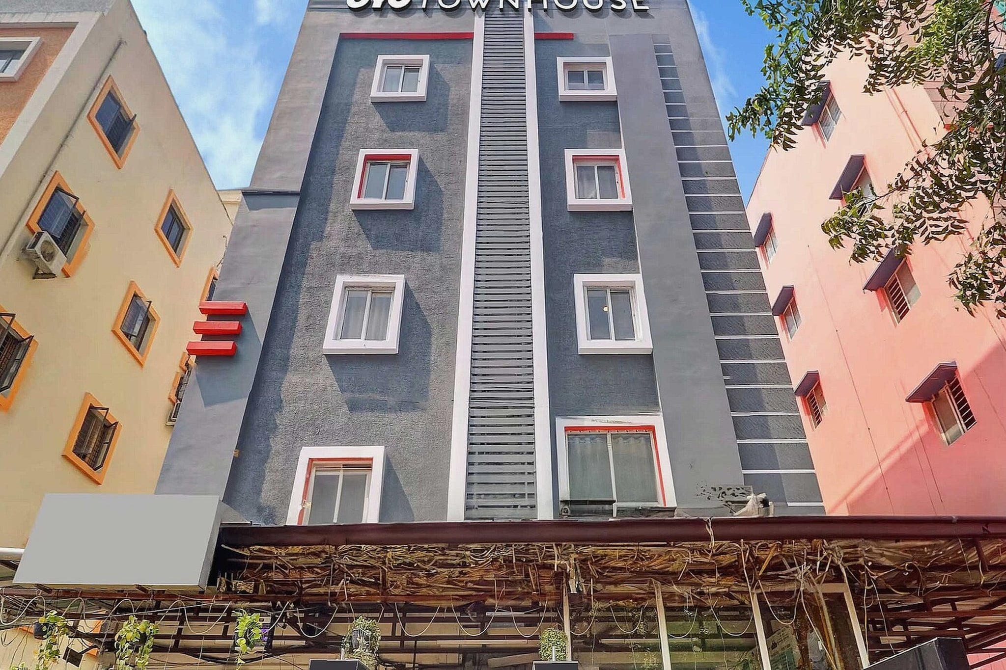 Townhouse RCC Park View Inn