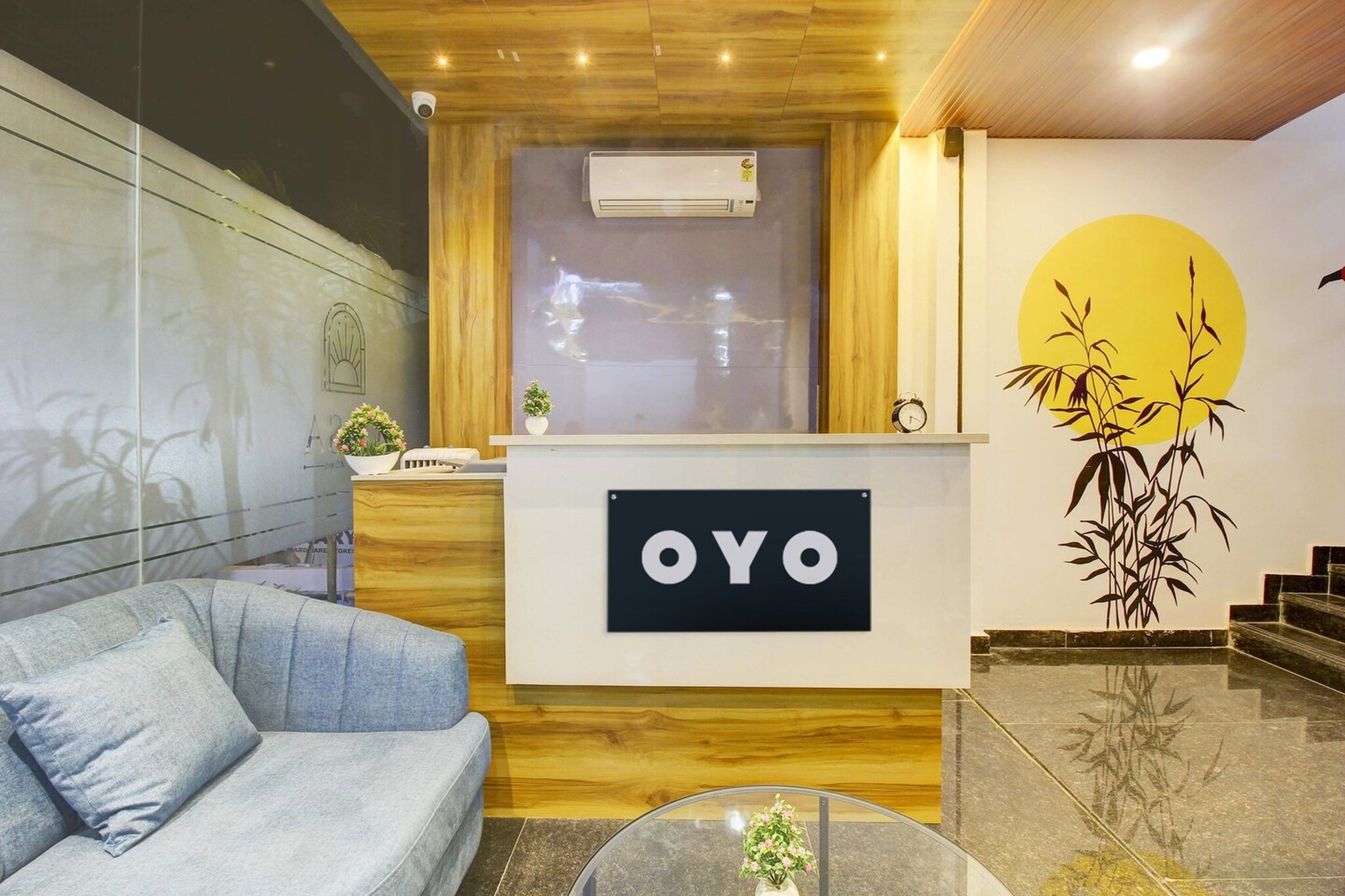 Ground floor: (bedroom(double bed, TV, seating area, electric kettle, air conditioning, telephone), bathroom(bathtub or shower, shower, washbasin, toilet, Towels incl., shampoo, body soap, hot water), lift)