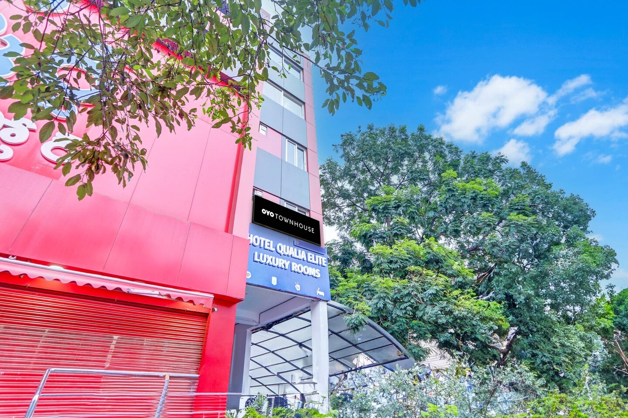 Super Townhouse Qualia Elite S R Nagar