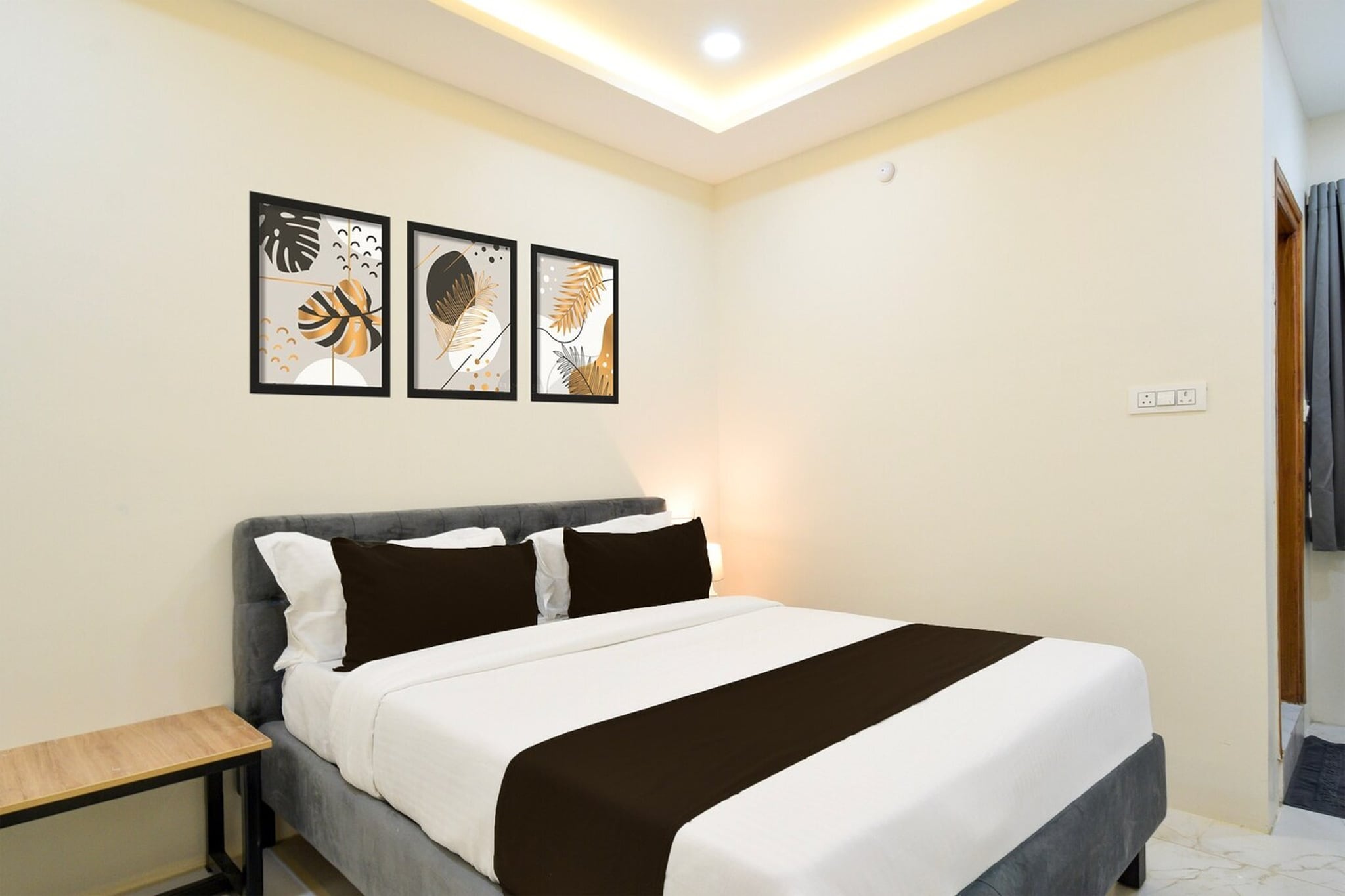 Super Townhouse Ikon Suites