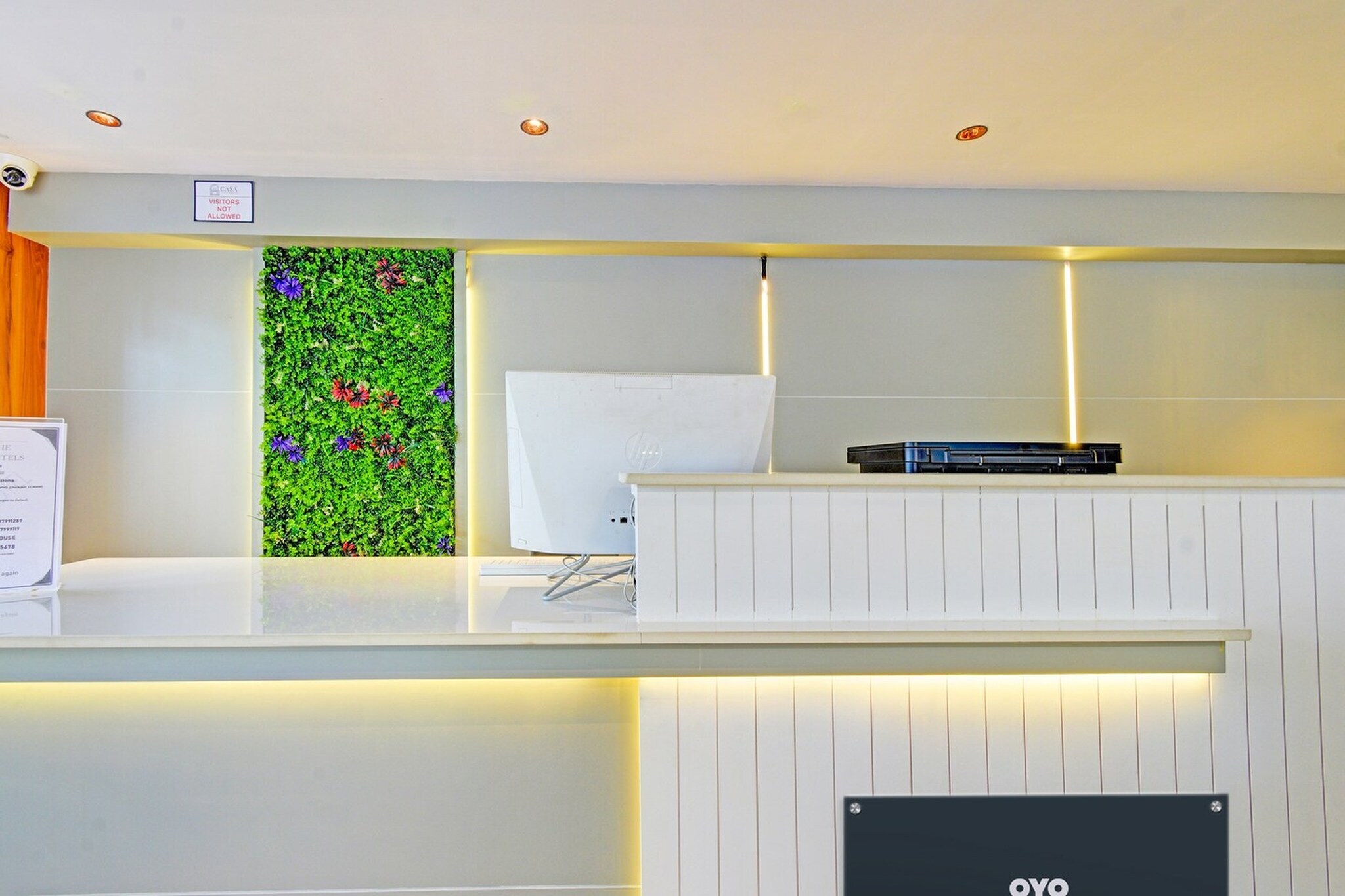 Ground floor: (bedroom(double bed, TV, seating area, air conditioning, telephone), bathroom(bathtub or shower, shower, washbasin, toilet, Towels incl., shampoo, body soap, hot water))