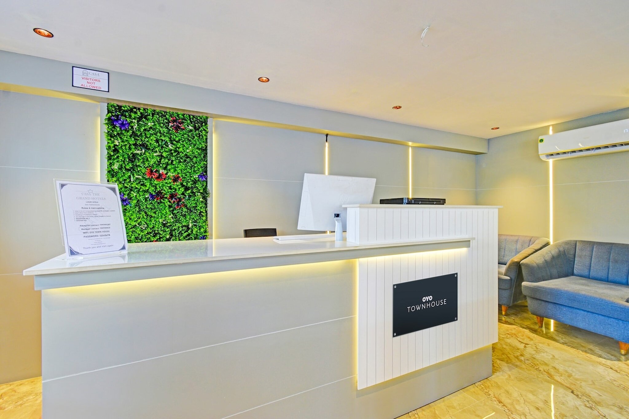 Ground floor: (bedroom(double bed, TV, seating area, air conditioning, telephone), bathroom(bathtub or shower, shower, washbasin, toilet, Towels incl., shampoo, body soap, hot water))