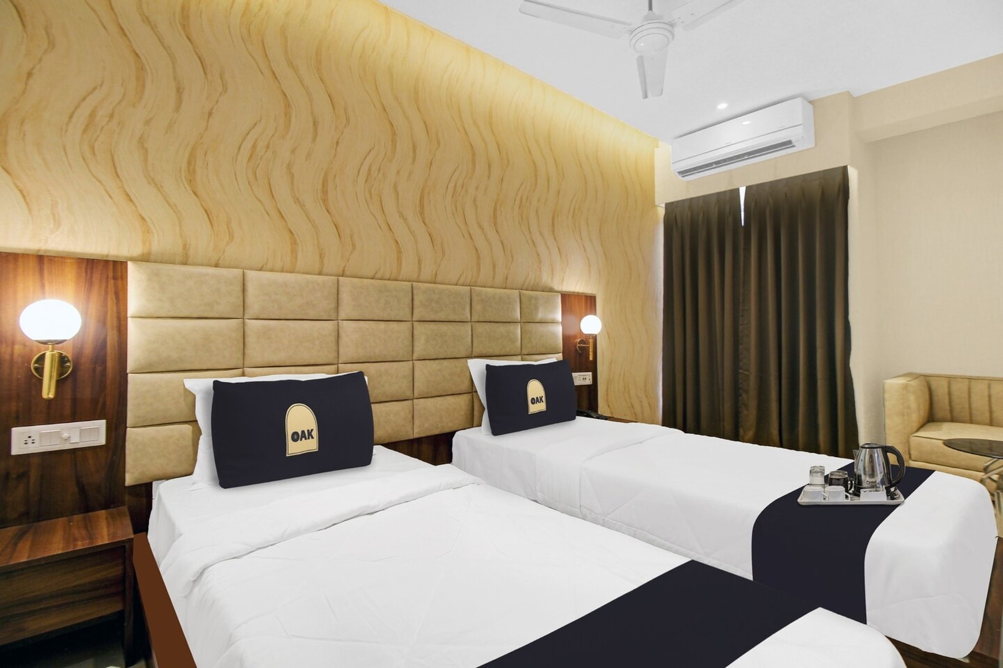 Townhouse Oak Hotel Lake View Royal