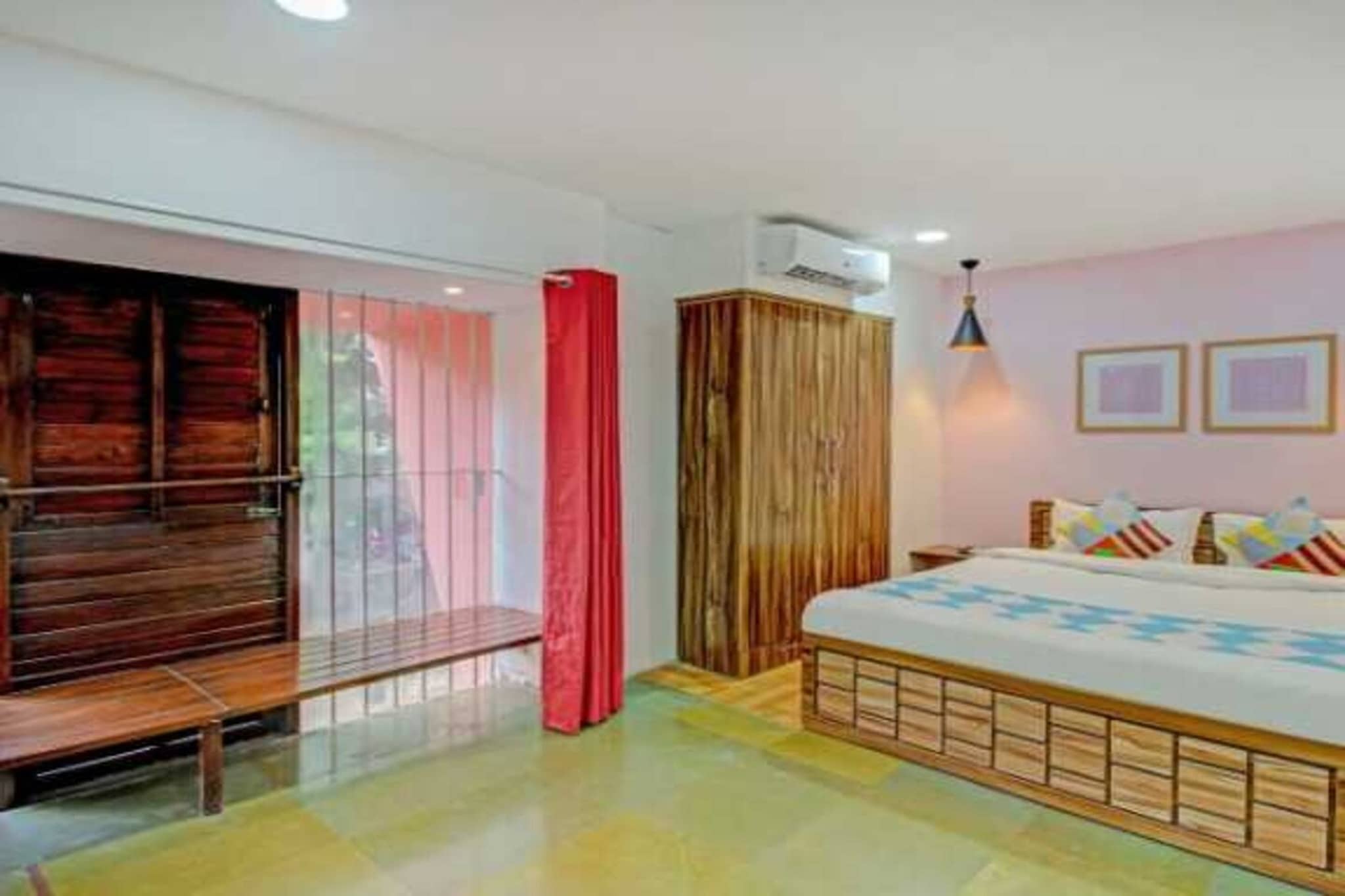 Set within 7.8 km of University of Pune and 10 km of Pataleshwar Cave Temple, Super Collection O Vardhan House offers rooms with air conditioning and a private bathroom in Pune. This 4-star hotel offers room service, a 24-hour front desk and free WiFi. The hotel has family rooms.
All guest rooms at the hotel come with a seating area, a flat-screen TV with satellite channels and a private bathroom with free toiletries and a bath or shower. All rooms feature a desk.
An à la carte, continental or vegetarian breakfast is available at the property.
Fergusson College is 10 km from Super Collection O Vardhan House, while Srimant Dagadusheth Halwai Ganapati Temple is 11 km from the property. Pune International Airport is 19 km away.
Unmarried couples are warmly welcome at this property.
Guests with local ID proof are warmly welcome.
Apologies, but we are currently unable to host foreign nationals at this property.
Early Check-In Policy: A full day’s room rate will be charged for check-ins before 6:00 AM. Complimentary early check-in is available between 6:00 AM and 10:00 AM, subject to room availability.
Check-in is only available to guests aged 18 and above. Please provide a government-issued ID to confirm your age.