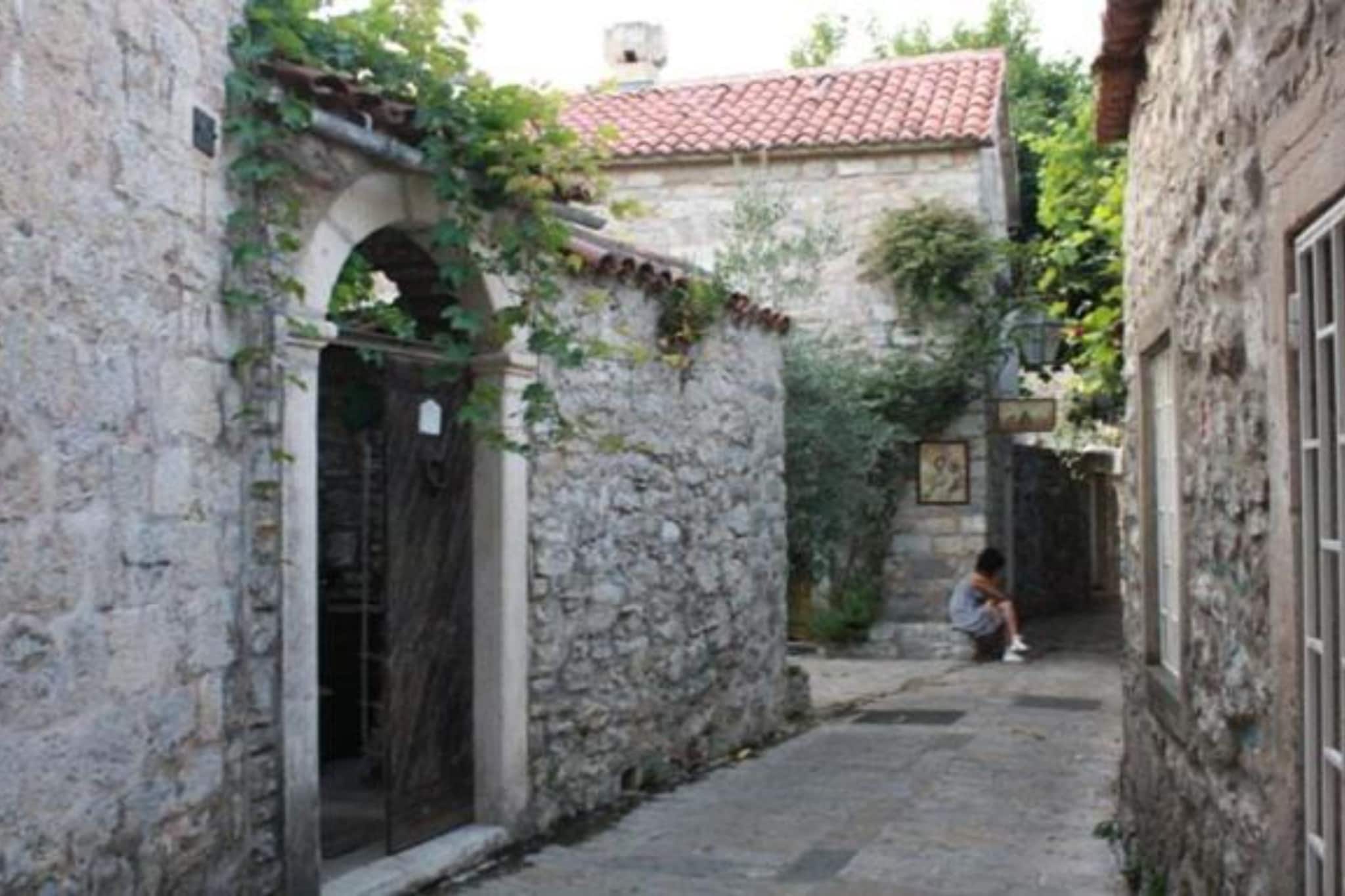Quaint & Affordable Stay in Budva Traditional Stone House - Double Room 1-Buitenlucht