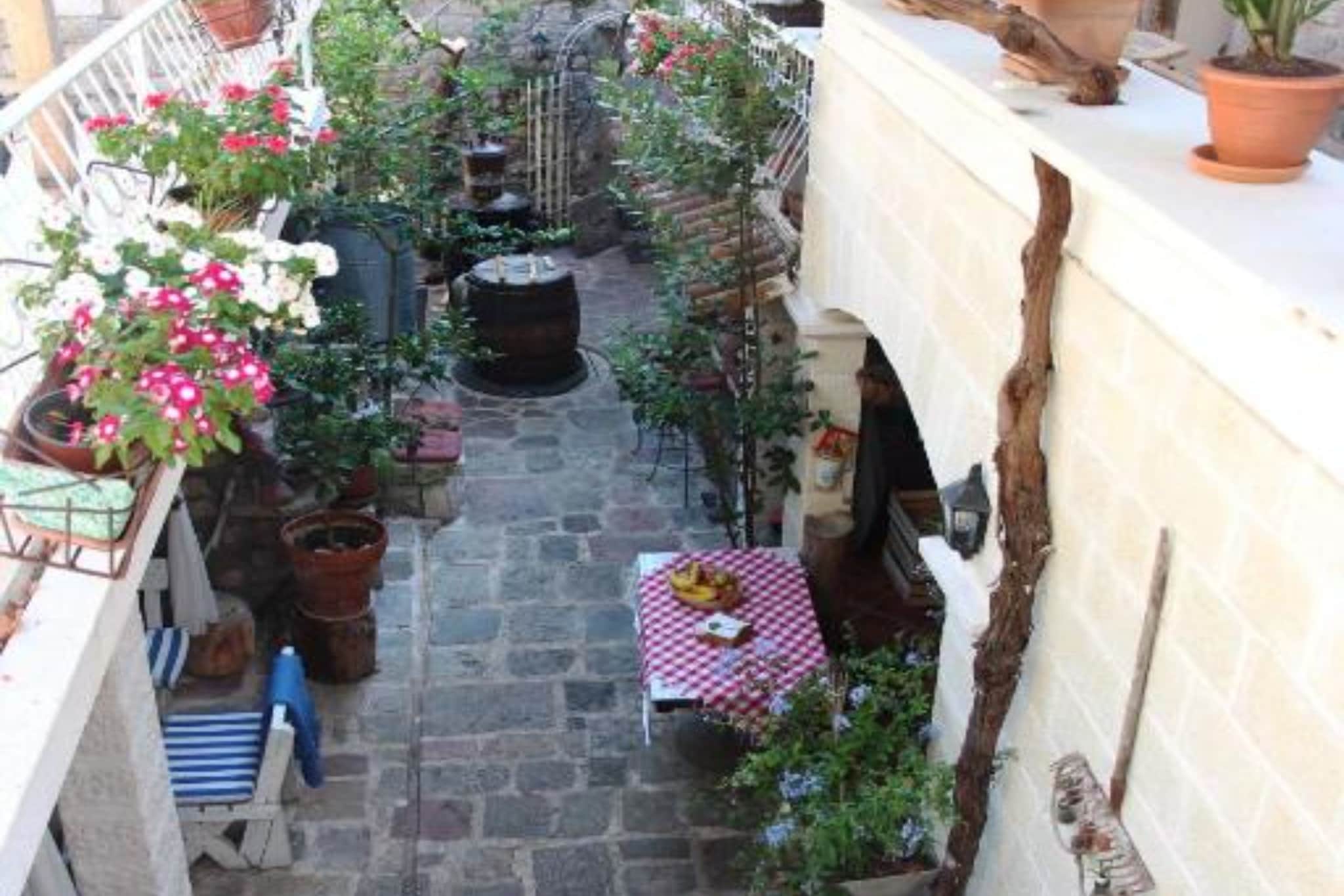 Quaint & Affordable Stay in Budva Traditional Stone House - Comfort Double Room 4-Tuinen zomer