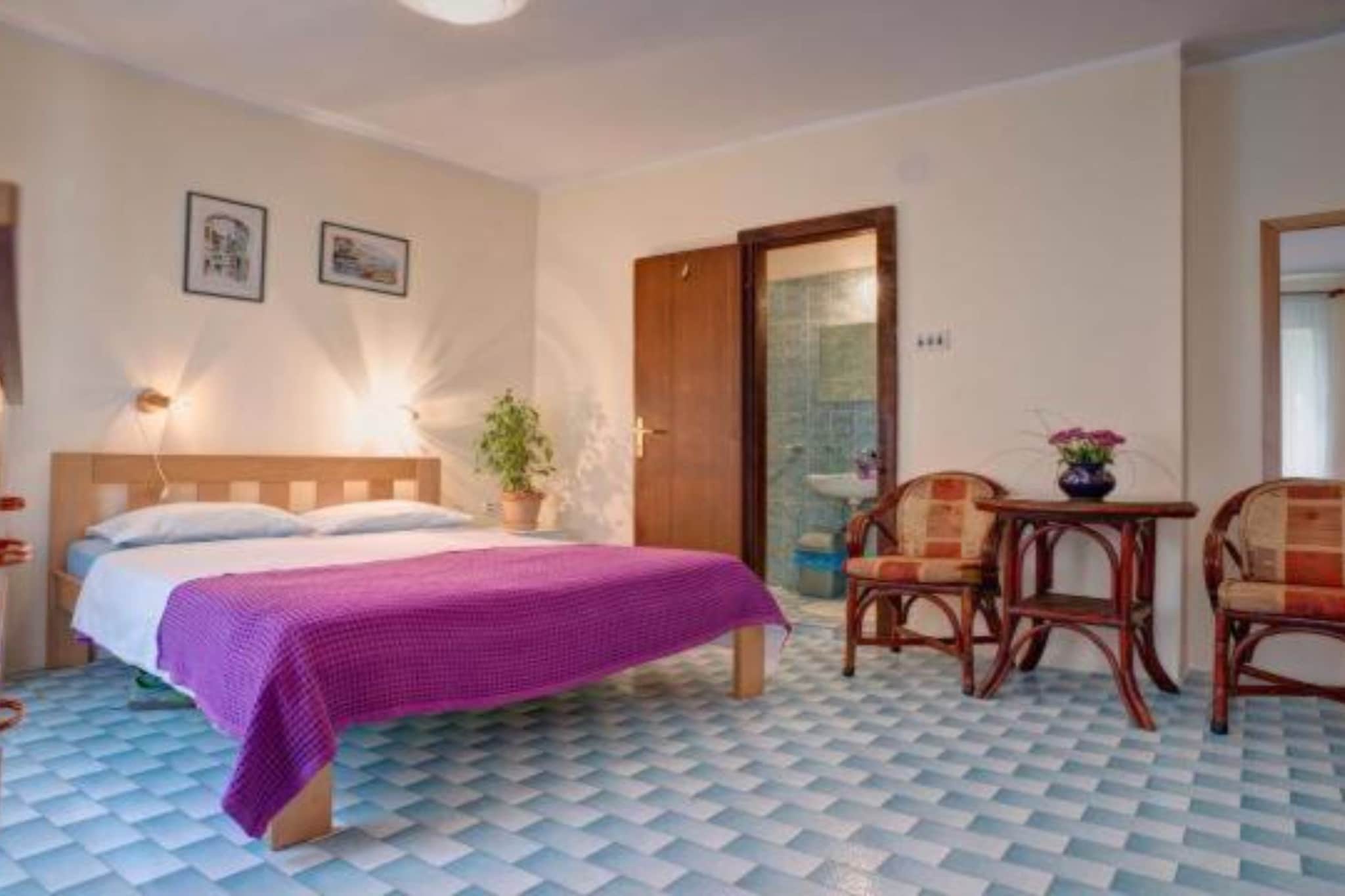 Quaint & Affordable Stay in Budva Traditional Stone House - Family Room 2-Slaapkamer