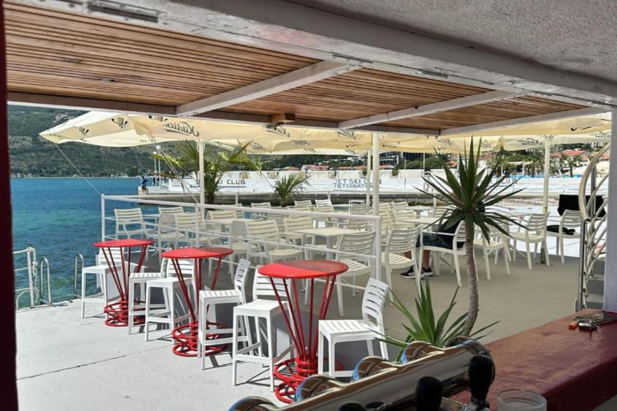 Stunning Beachfront Stay in Herceg Novi -  One Bedroom Apartment B-Buitenlucht