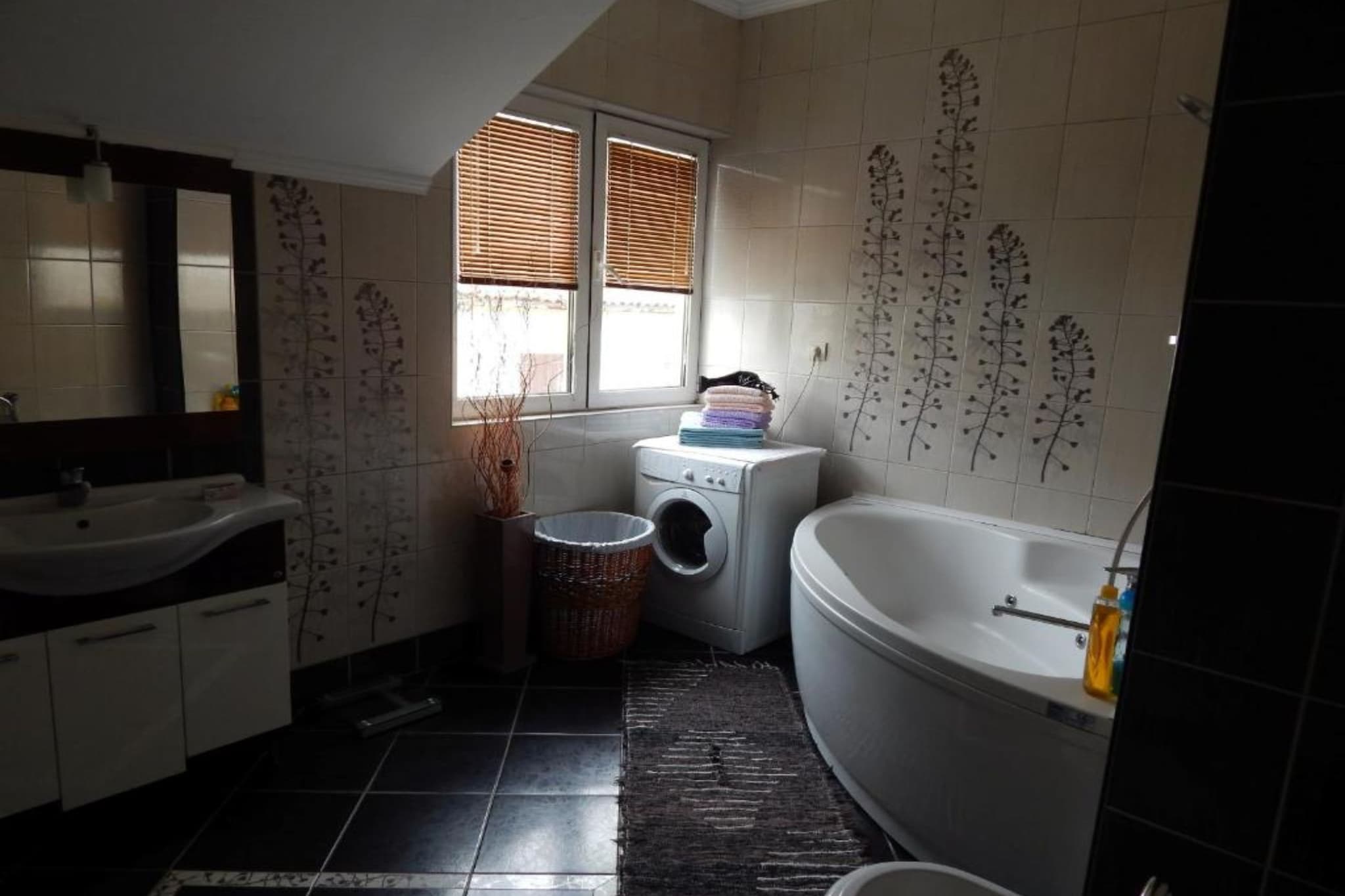 Stunning Beachfront Stay in Herceg Novi - Deluxe One Bedroom Apartment C-Badkamer