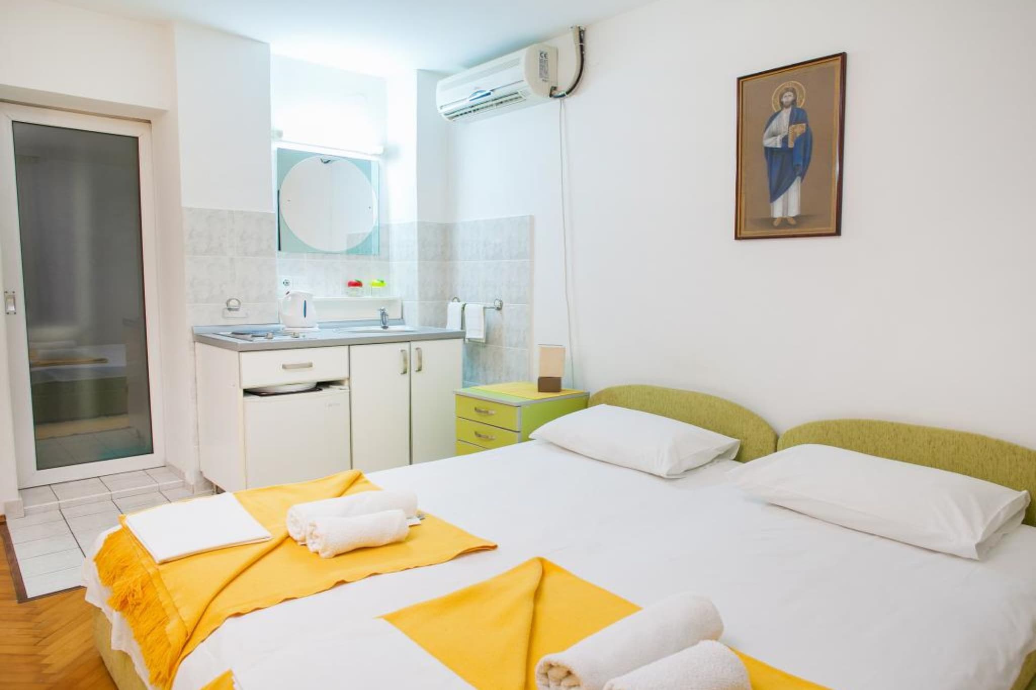 Comfortable Stay with Sea View in Petrovac - Standard Studio with Shared Balcony 1