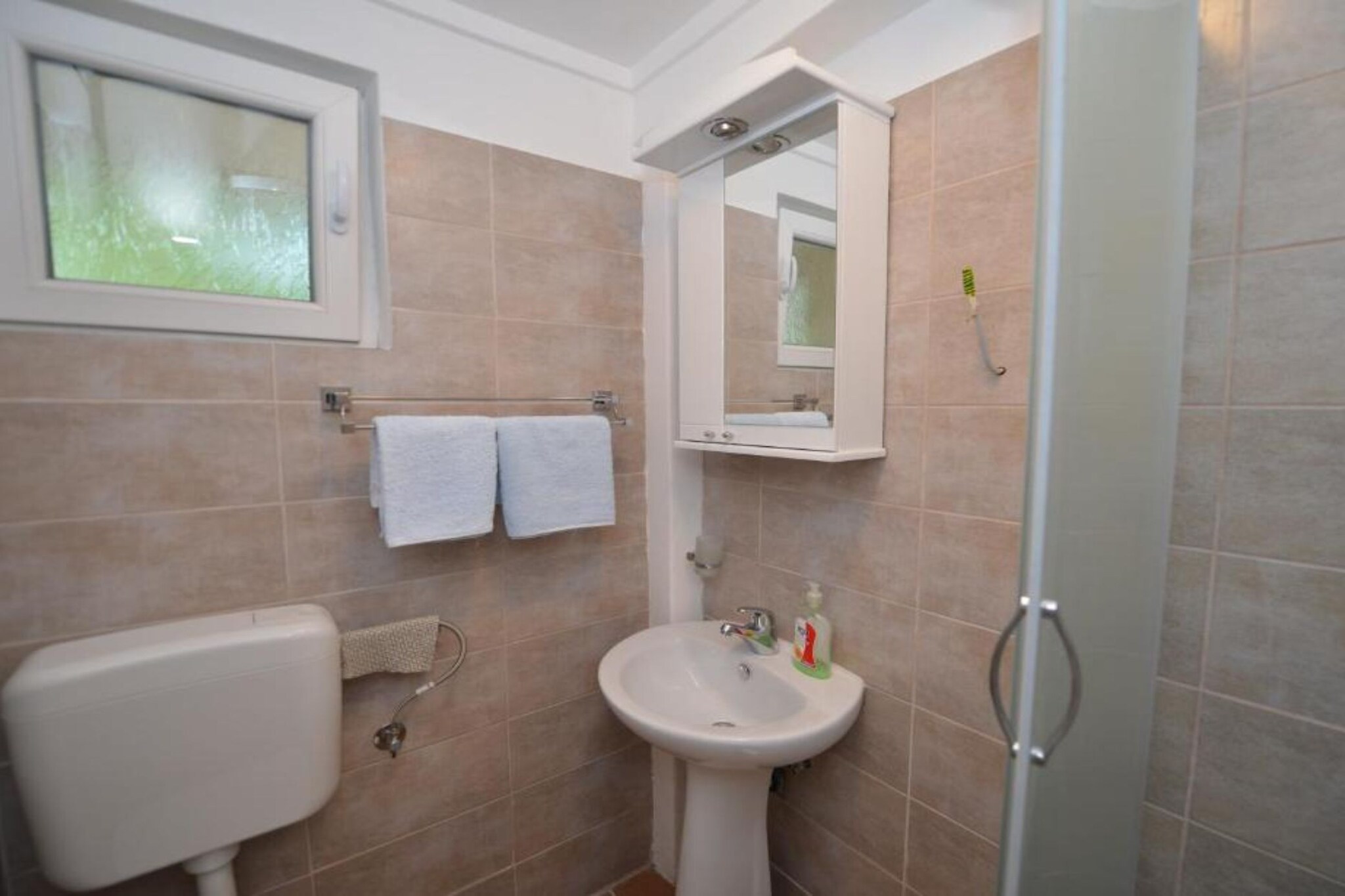 Tivat Bliss Apartments Close to Beach - Studio with Balcony-Badkamer