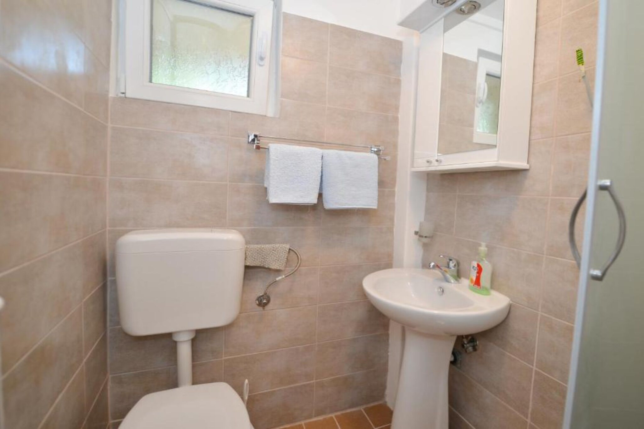 Tivat Bliss Apartments Close to Beach - Studio with Balcony-Badkamer