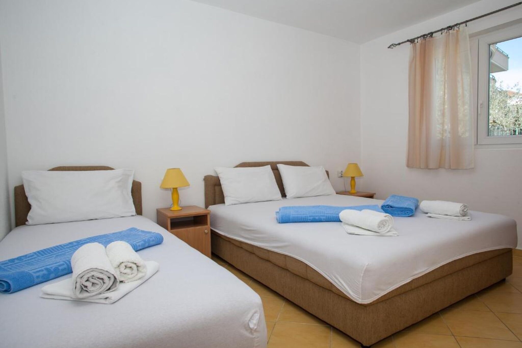 Charming Seaside Escape in Kotor - One Bedroom Apartment with Sea View 1-Slaapkamer