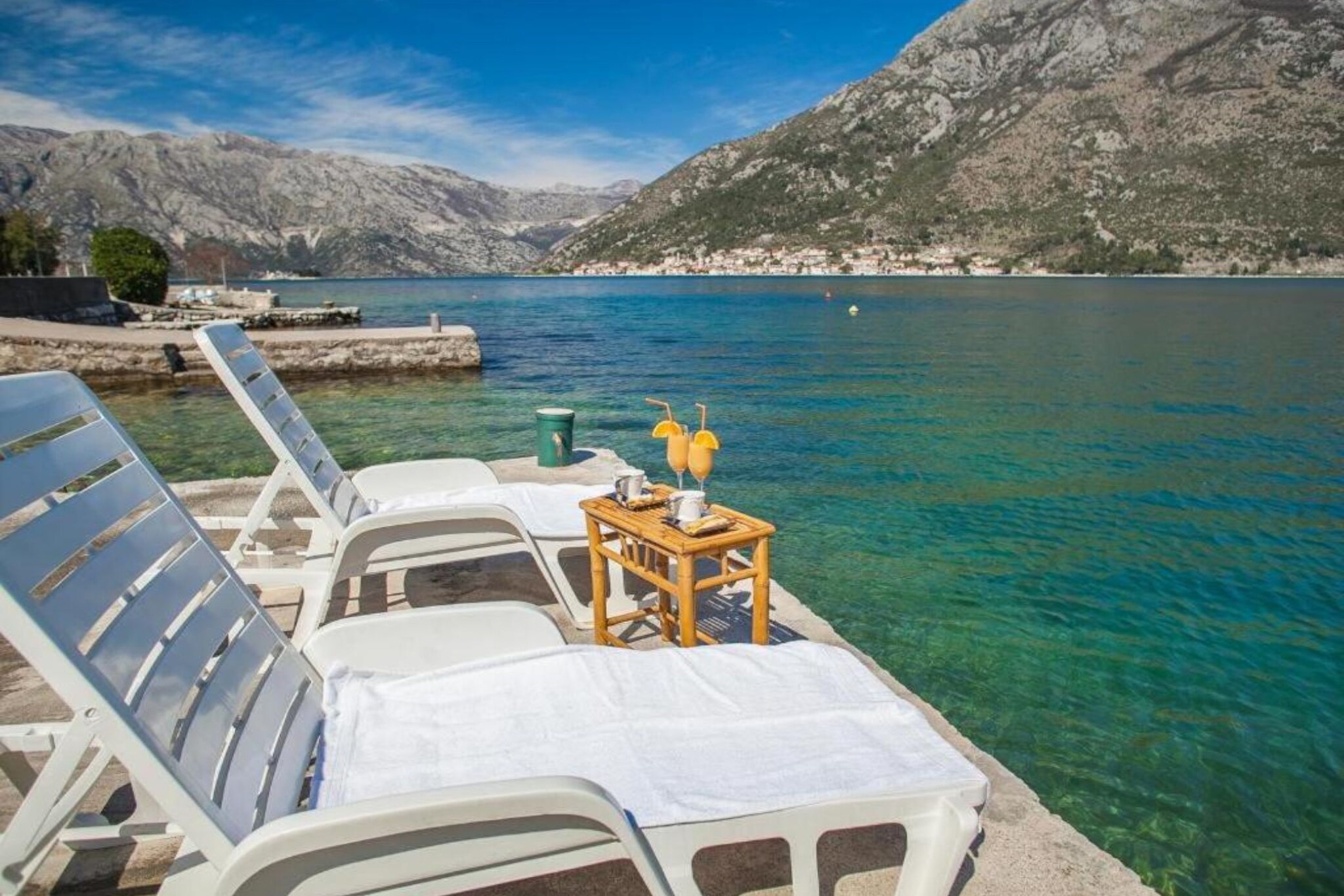 Charming Seaside Escape in Kotor - One Bedroom Apartment with Garden 3-Buitenlucht