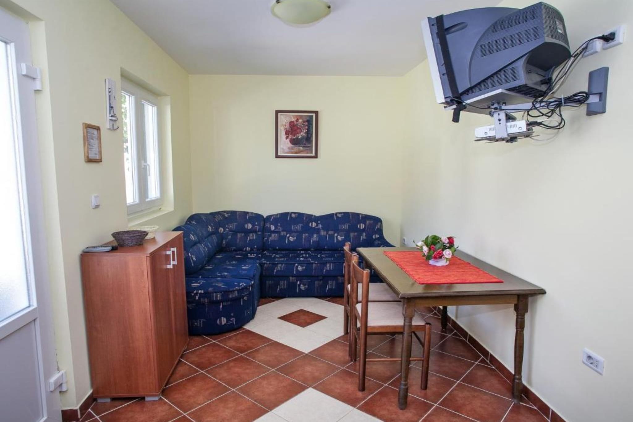 Charming Seaside Escape in Kotor - One Bedroom Apartment with Garden 3