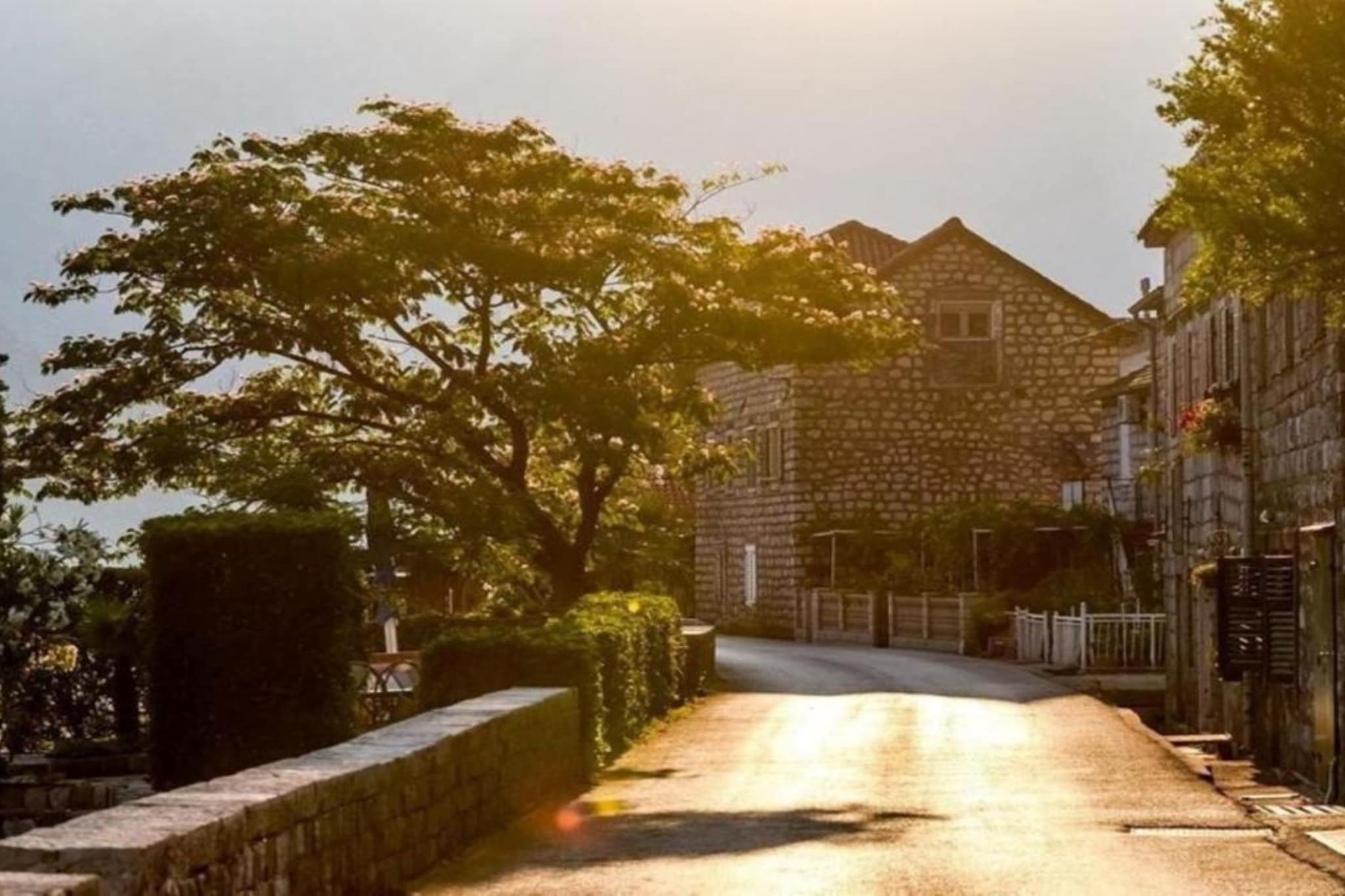 Charming Seaside Escape in Kotor - One Bedroom Apartment with Sea View 2-Buitenlucht