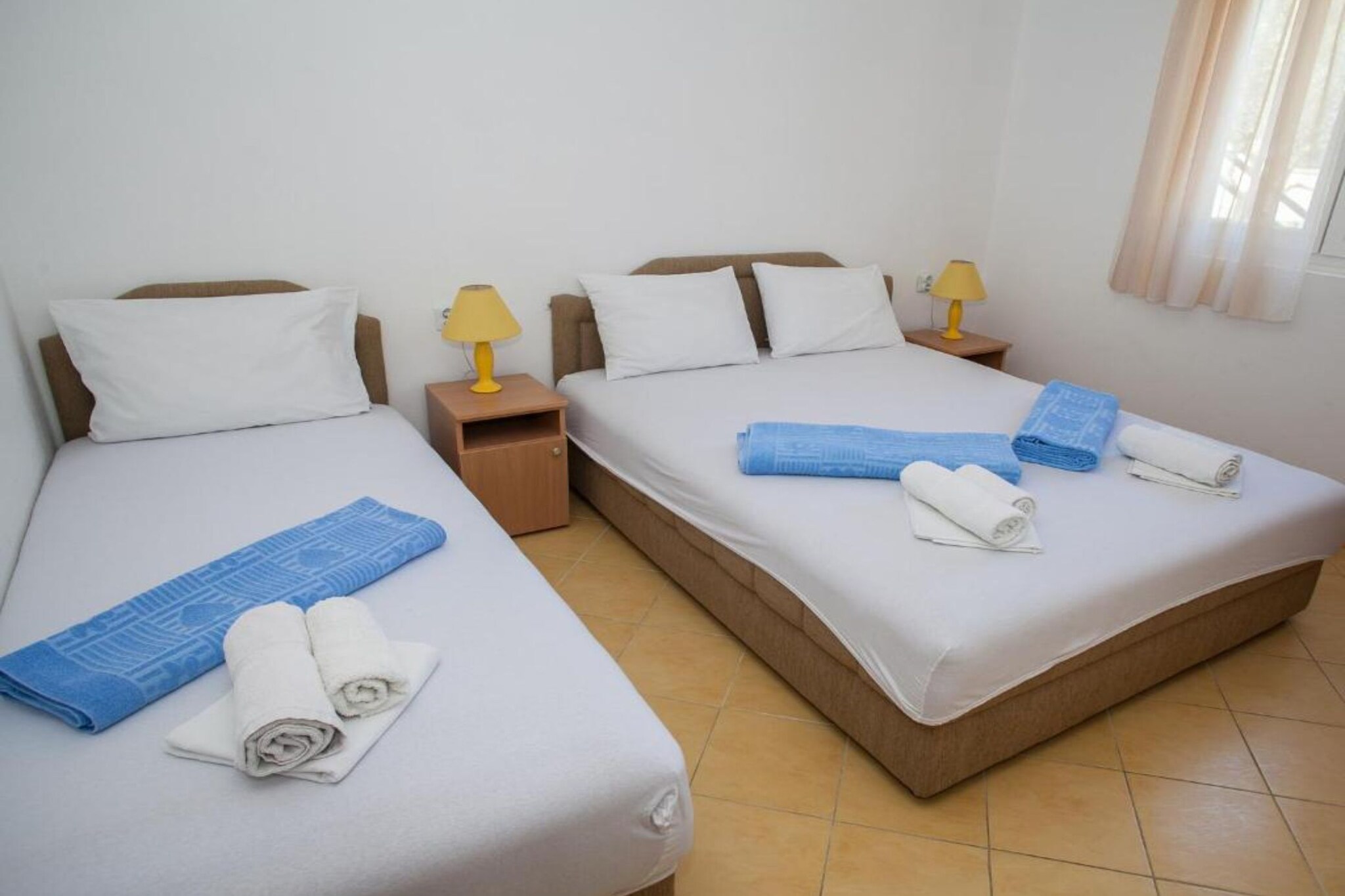 Charming Seaside Escape in Kotor - One Bedroom Apartment with Sea View 2-Slaapkamer