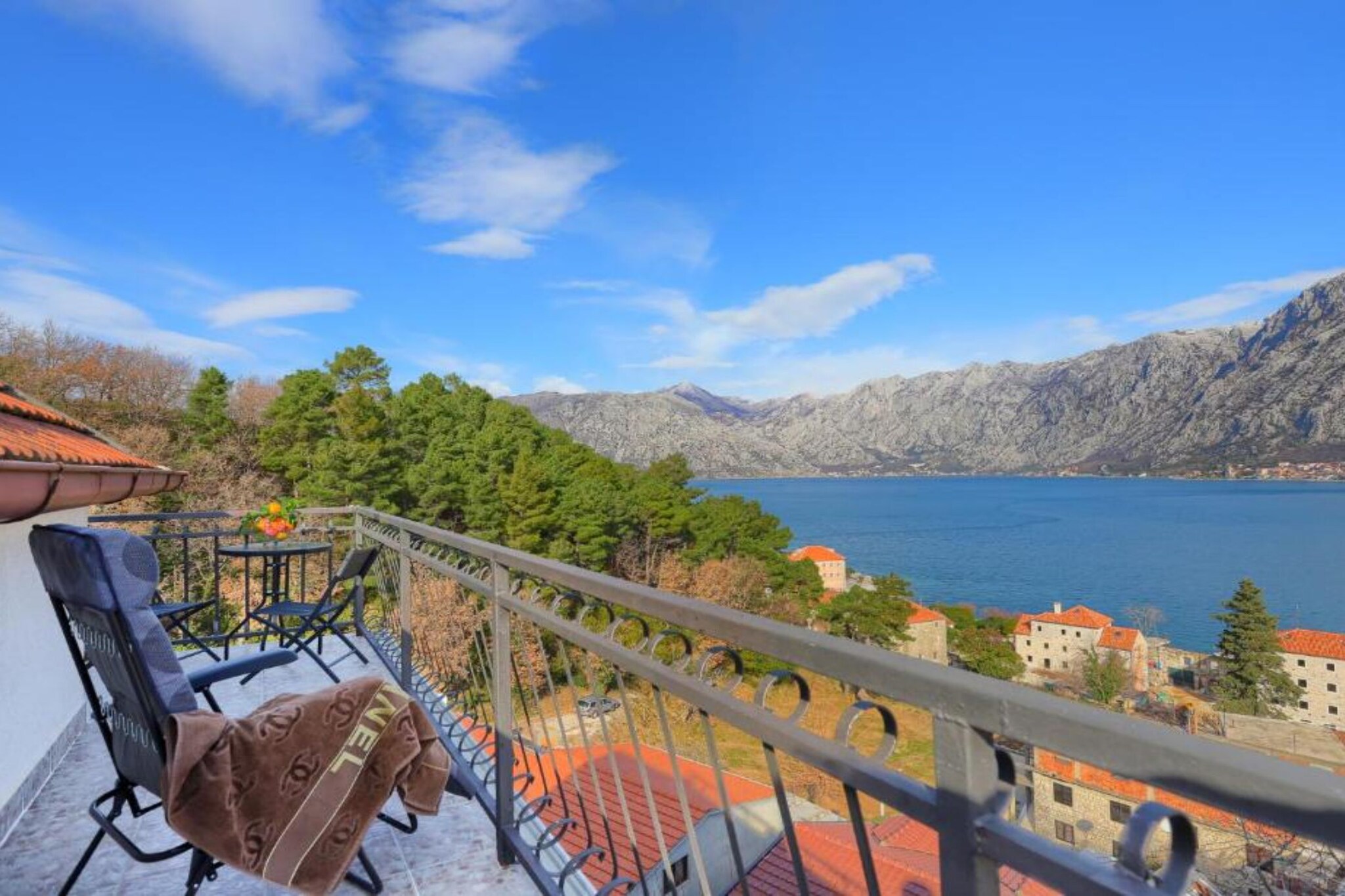 Charming Kotor Bay Retreat Just Steps from the Beach - Two Bedroom Apartment With Sea View-Terrasbalkon