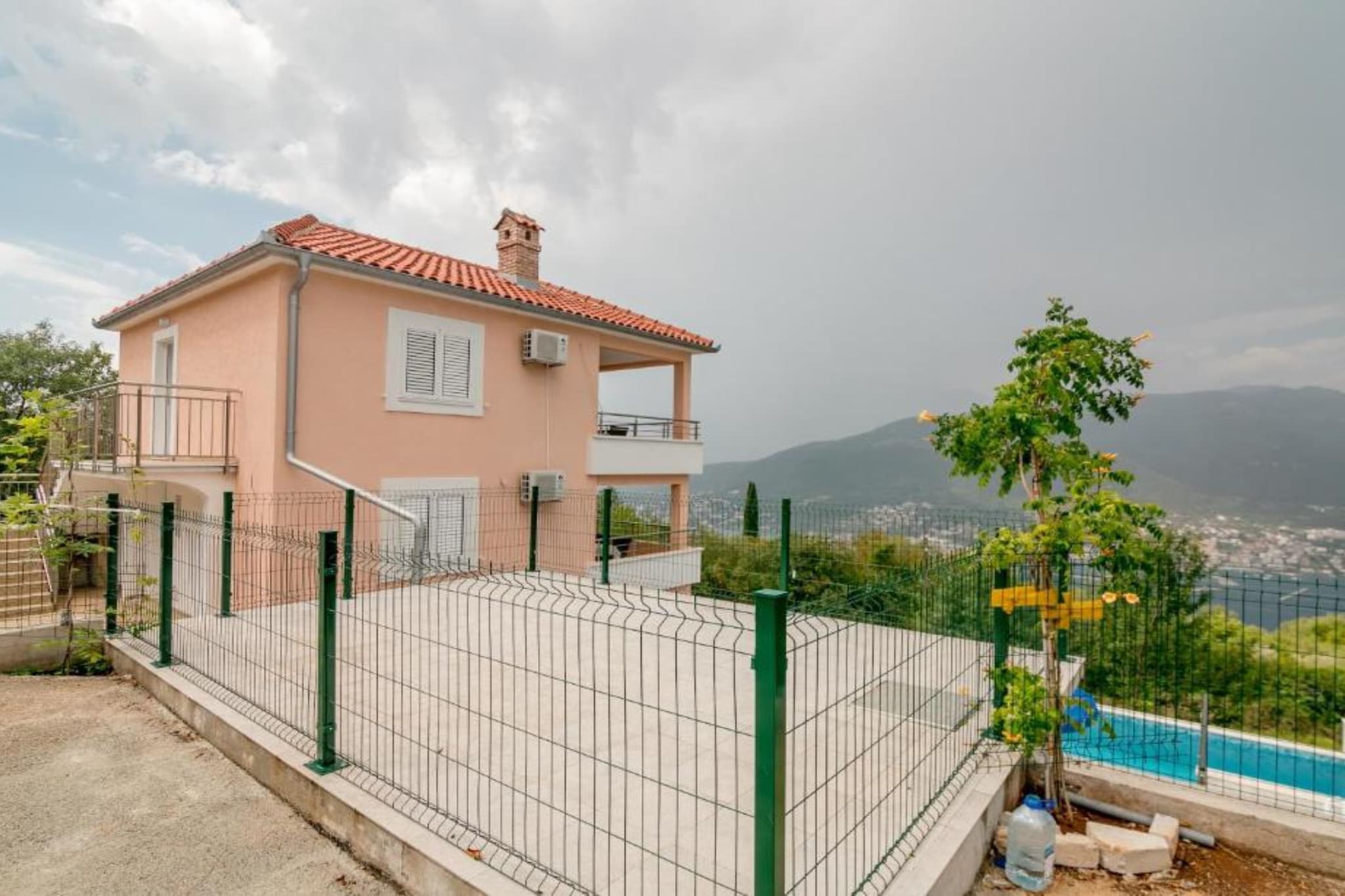 Tranquil Retreat with Private Pool in Lustica Bay - One Bedroom Apartment with Balcony and Sea View 2-Buitenlucht