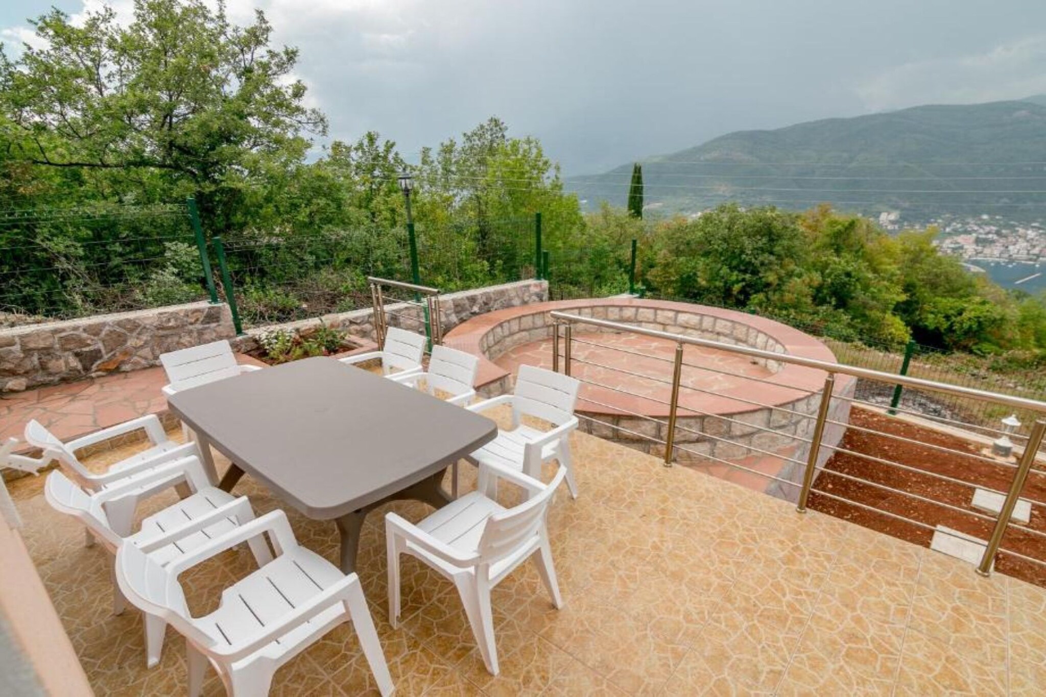 Tranquil Retreat with Private Pool in Lustica Bay - One Bedroom Apartment with Balcony and Sea View 2-Terrasbalkon