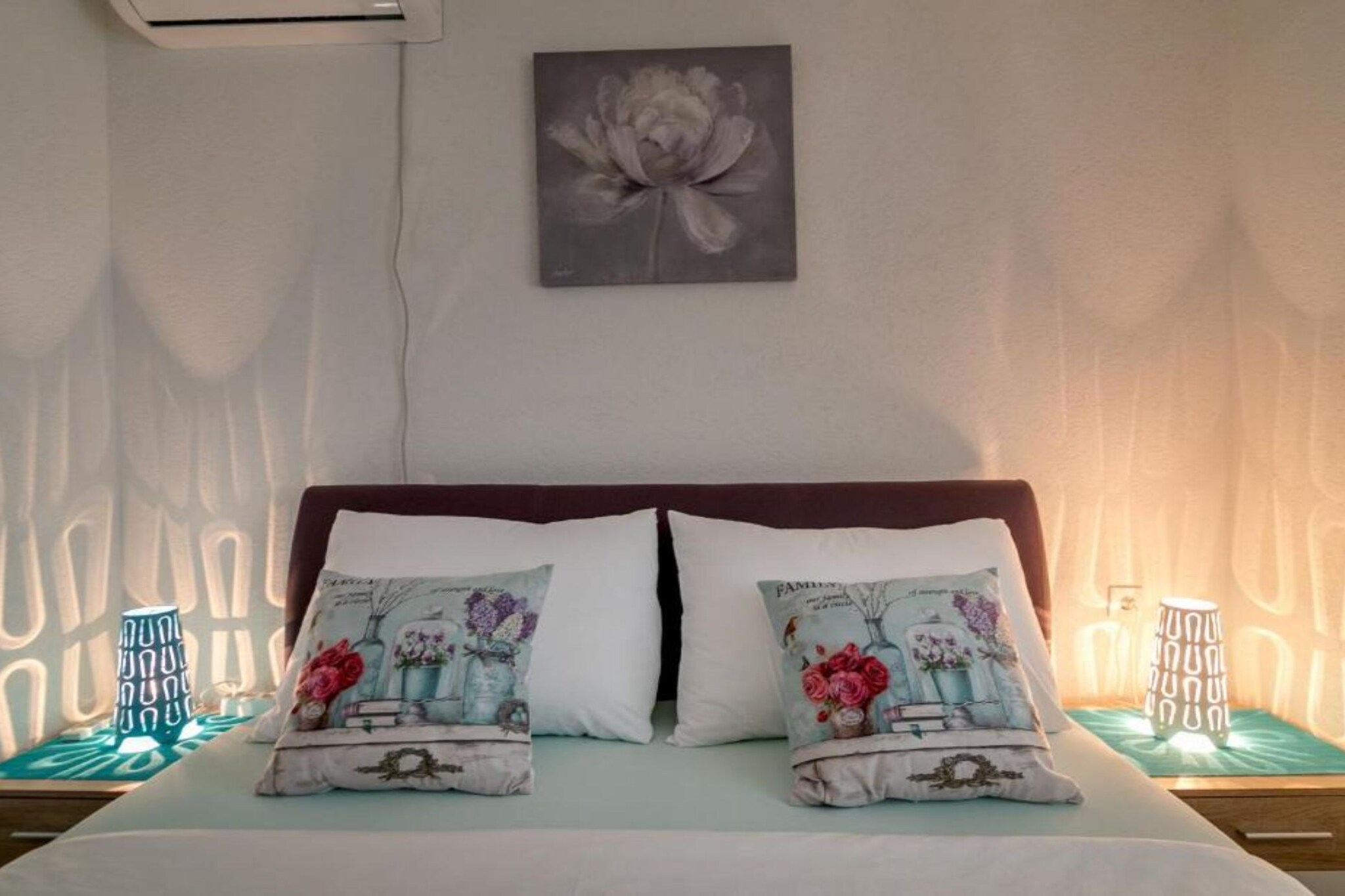 Tranquil Retreat with Private Pool in Lustica Bay - One Bedroom Apartment with Balcony and Sea View 2-Slaapkamer