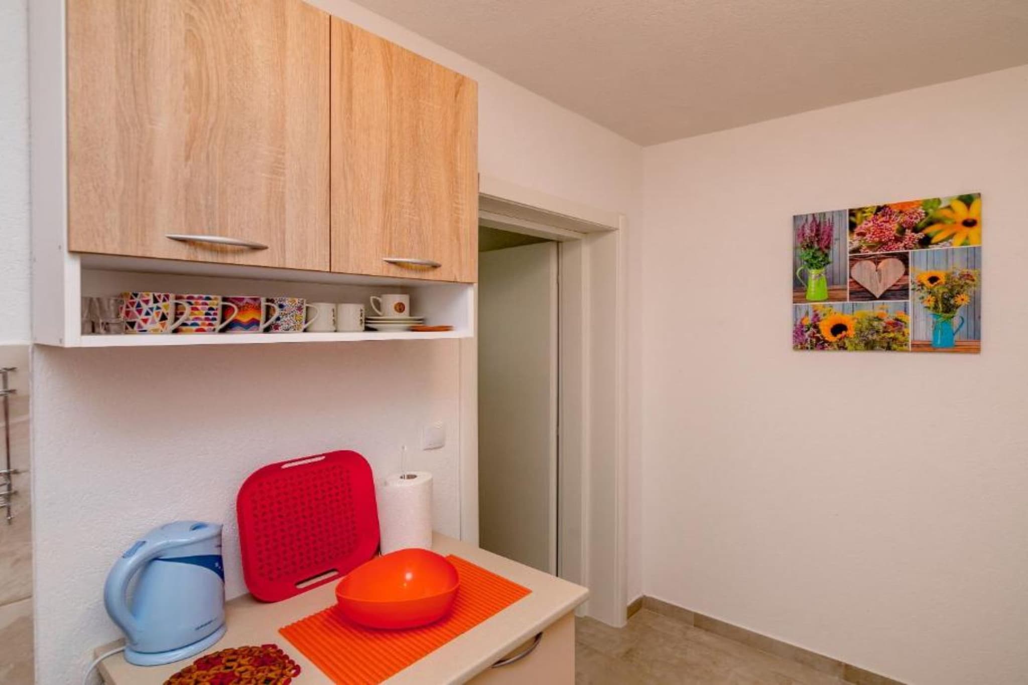 Tranquil Retreat with Private Pool in Lustica Bay - One Bedroom Apartment with Balcony and Sea View 2-Keuken