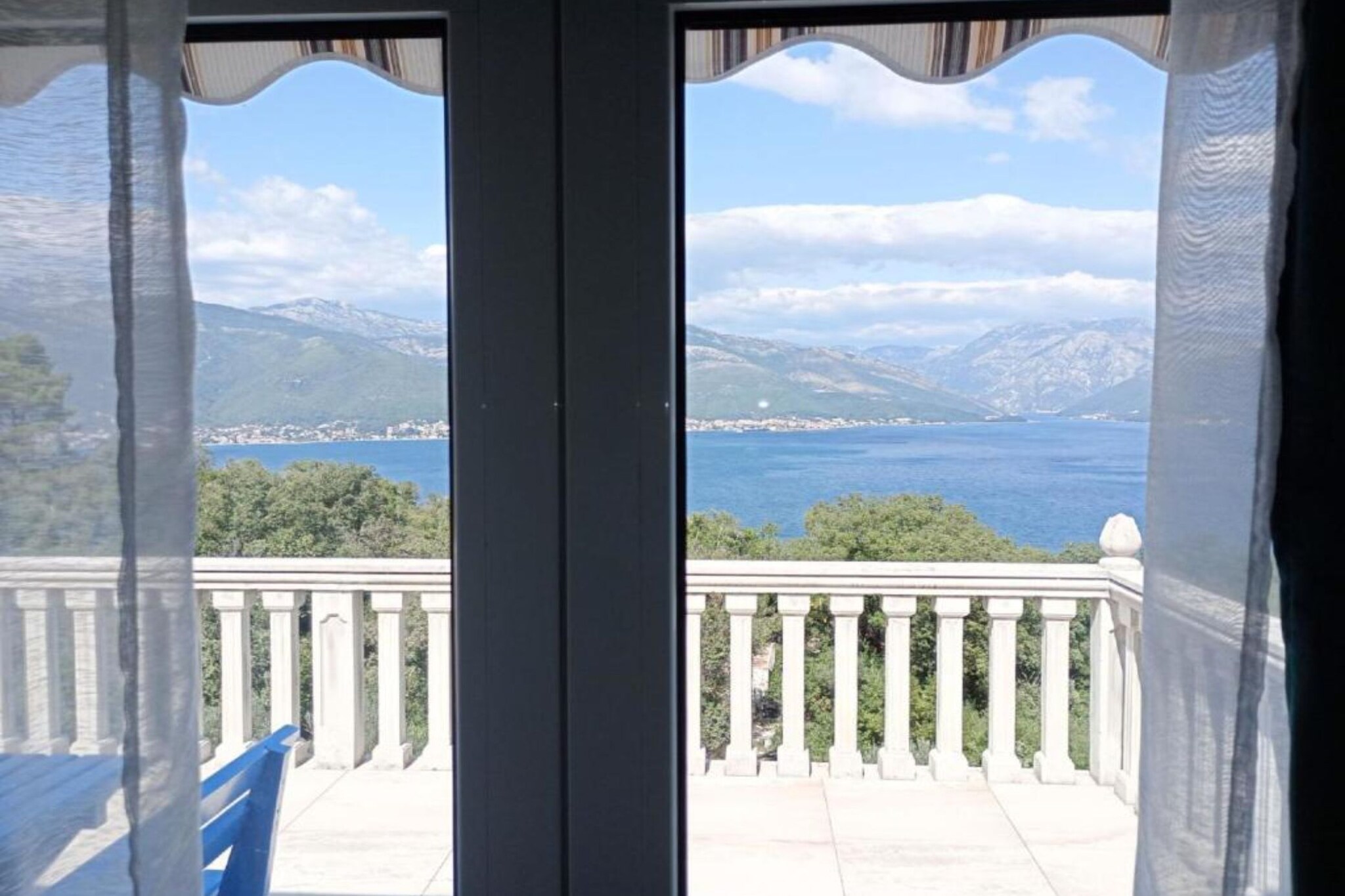 Tivat Relax with Stunning Sea & Mountain Views - Standard Studio Apartment 1-Terrasbalkon