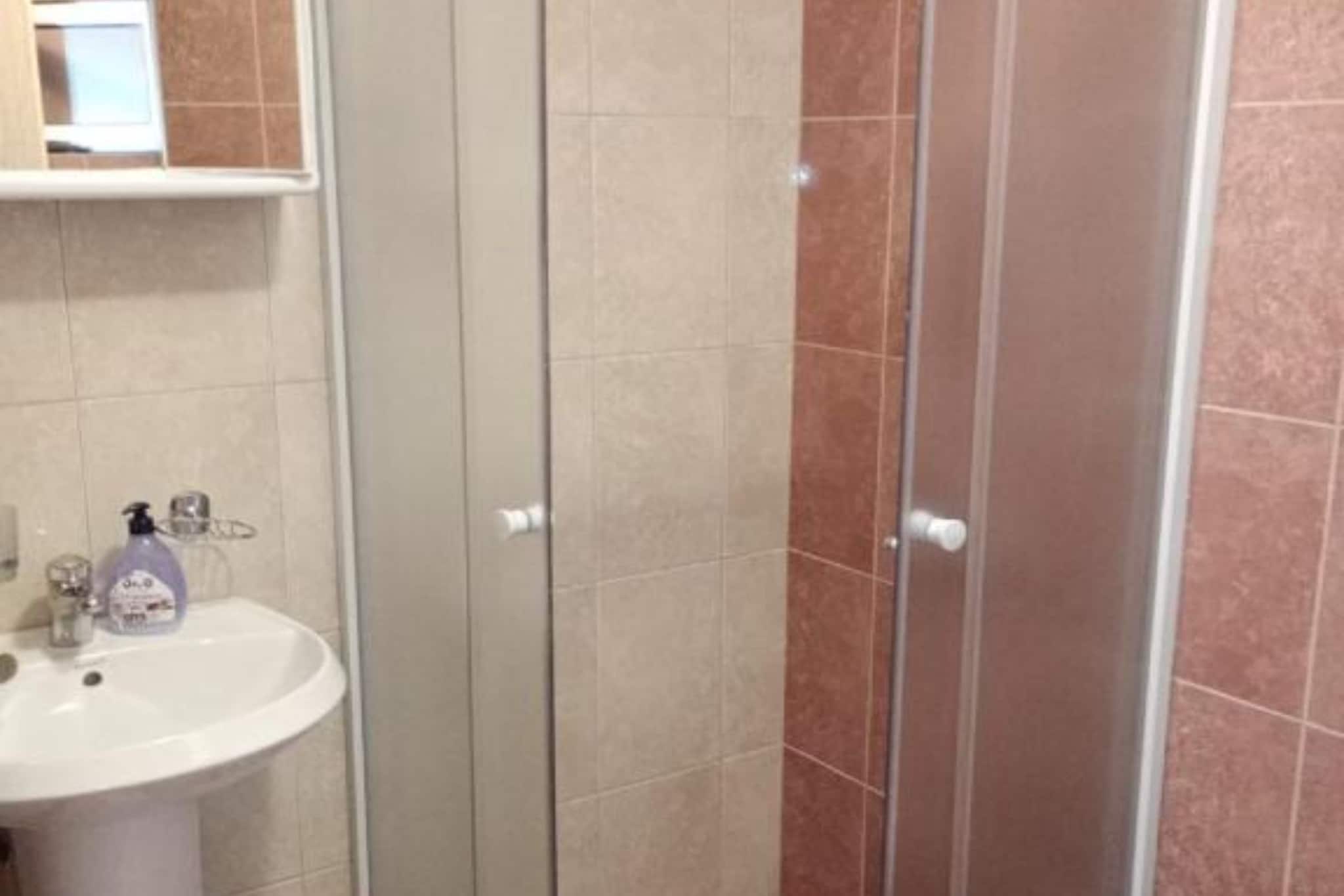 Tivat Relax with Stunning Sea & Mountain Views - Standard Studio Apartment 2-Badkamer