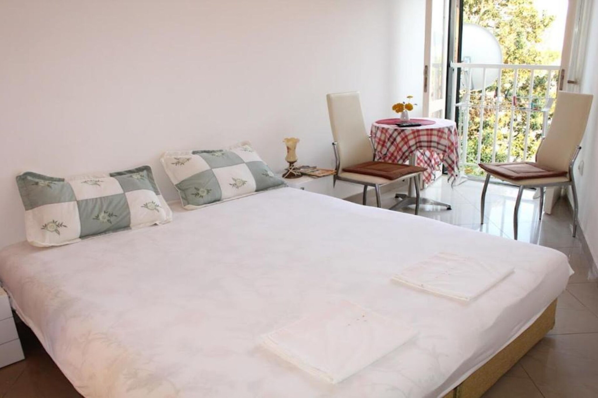 City & Sea Escape – A Perfect Stay in Herceg Novi -  Studio Apartment-Slaapkamer