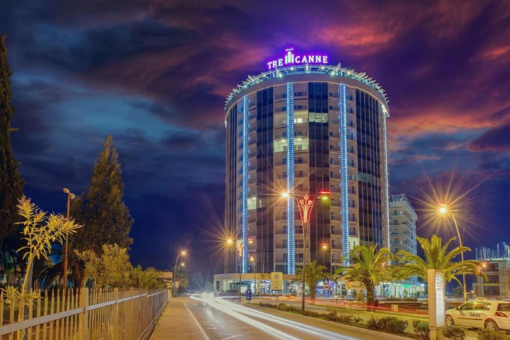 Exclusive Budva Stay Steps From the Beach - One Bedroom Apartment with Balcony-Buitenlucht