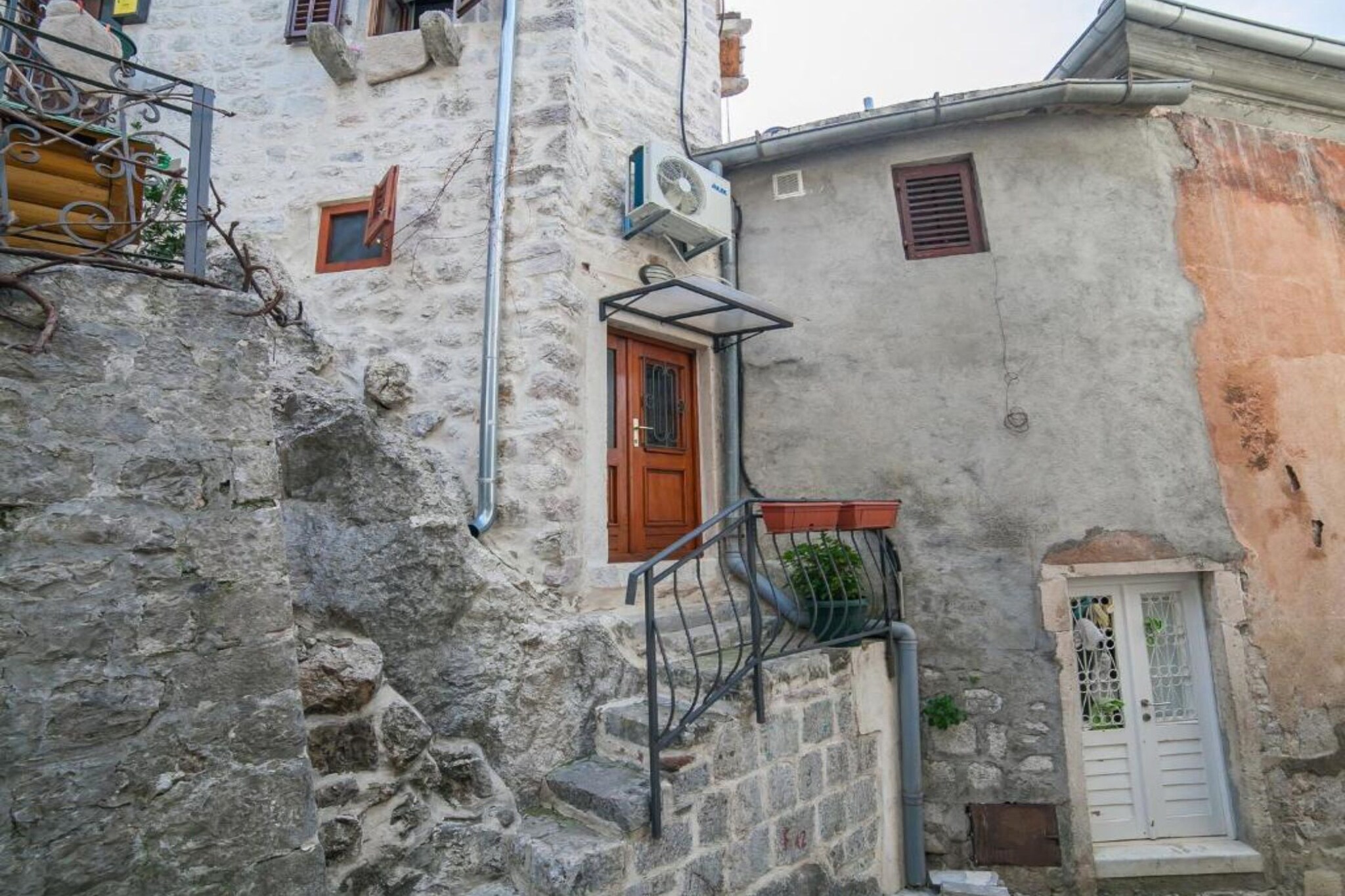 Cozy Stay in Kotor’s Old Town - Studio Apartment-Outdoor
