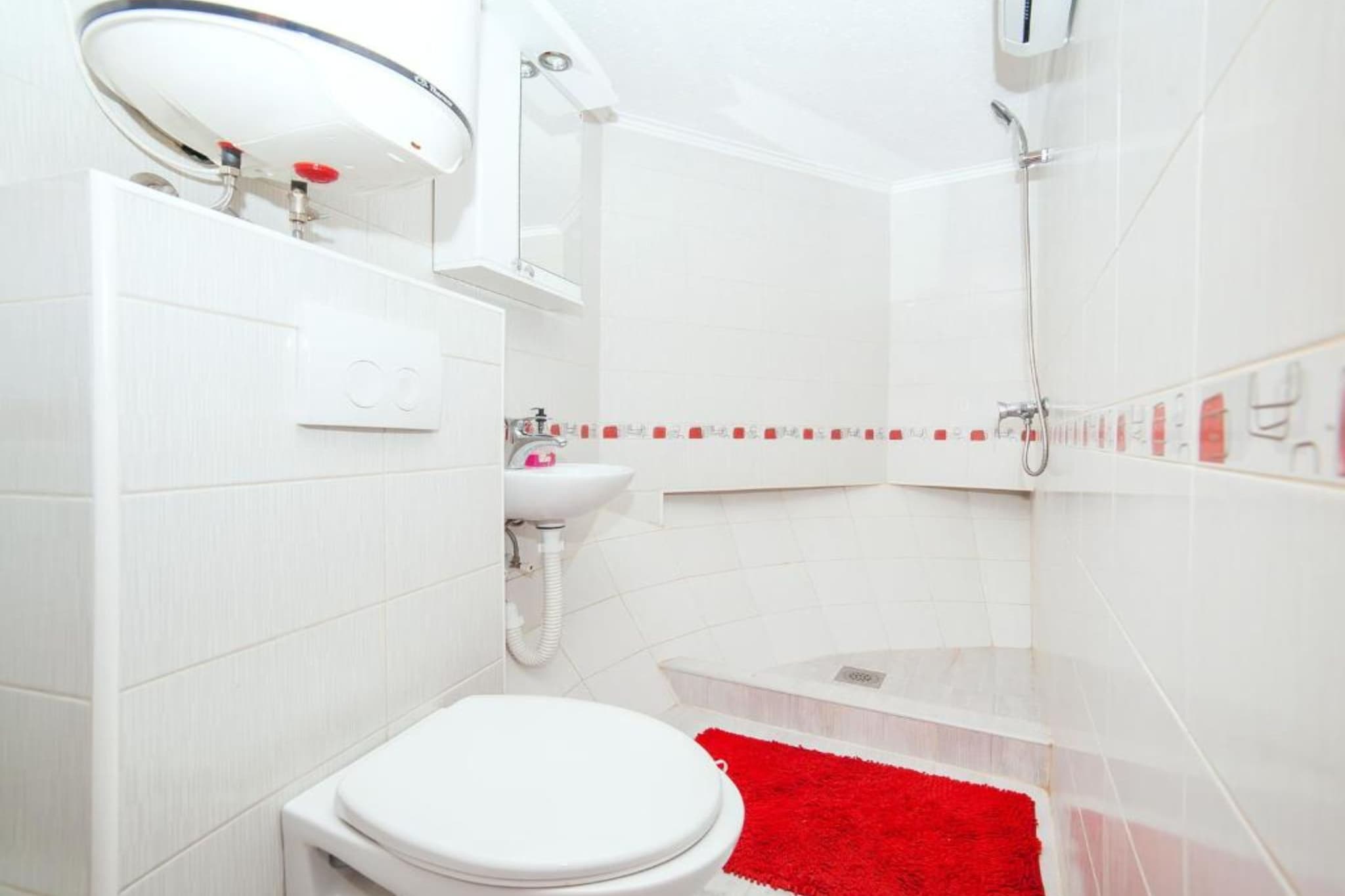 Cozy Stay in Kotor’s Old Town - Studio Apartment-Bathroom