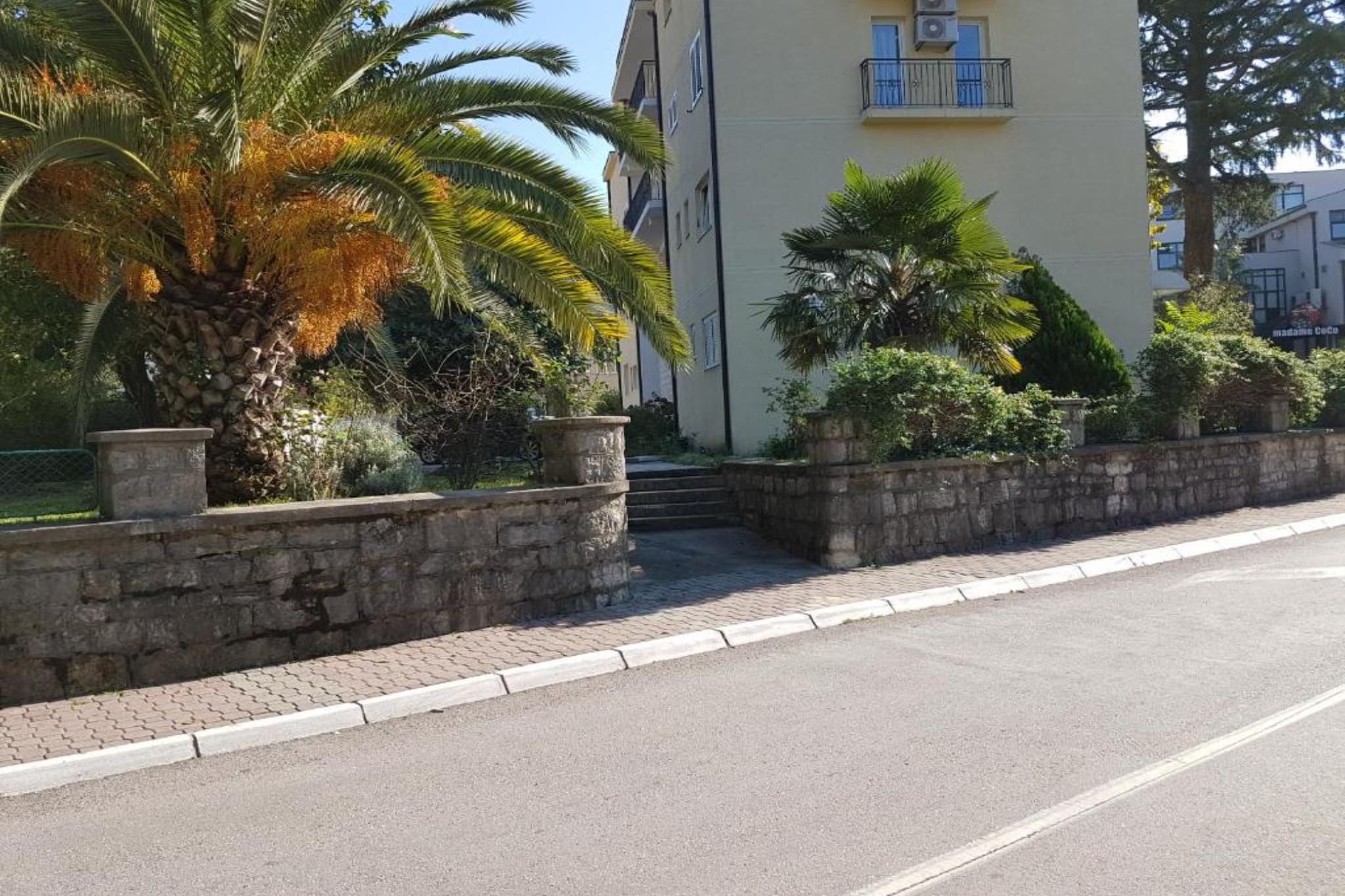 Relaxing Tivat Stay with Balcony & Free Parking - Two Bedroom Apartment-Buitenlucht