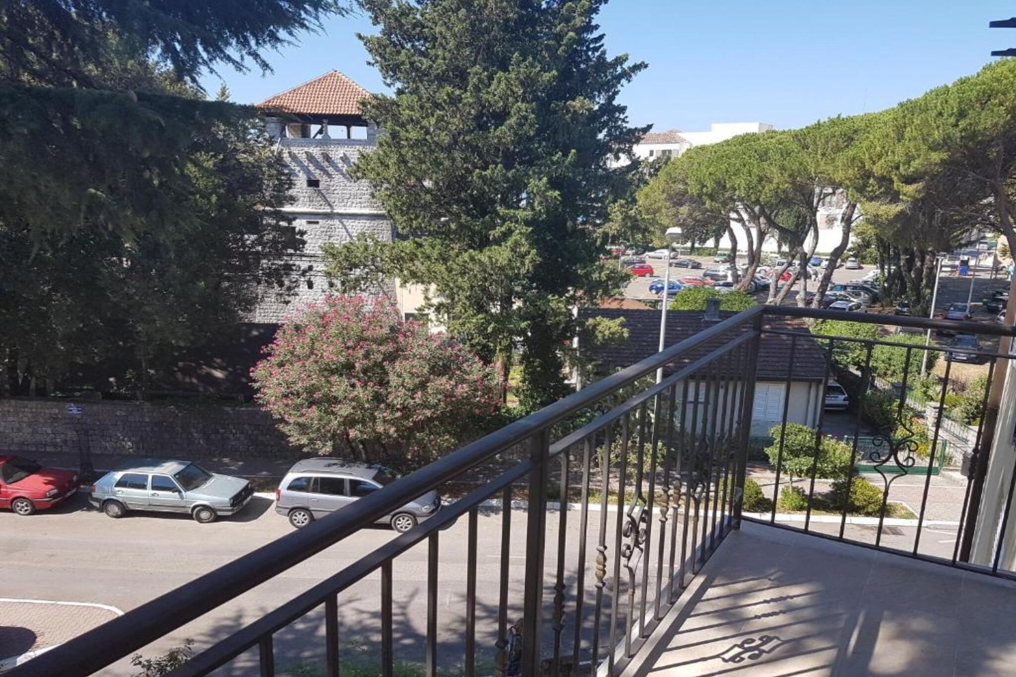 Relaxing Tivat Stay with Balcony & Free Parking - Two Bedroom Apartment-Terrasbalkon