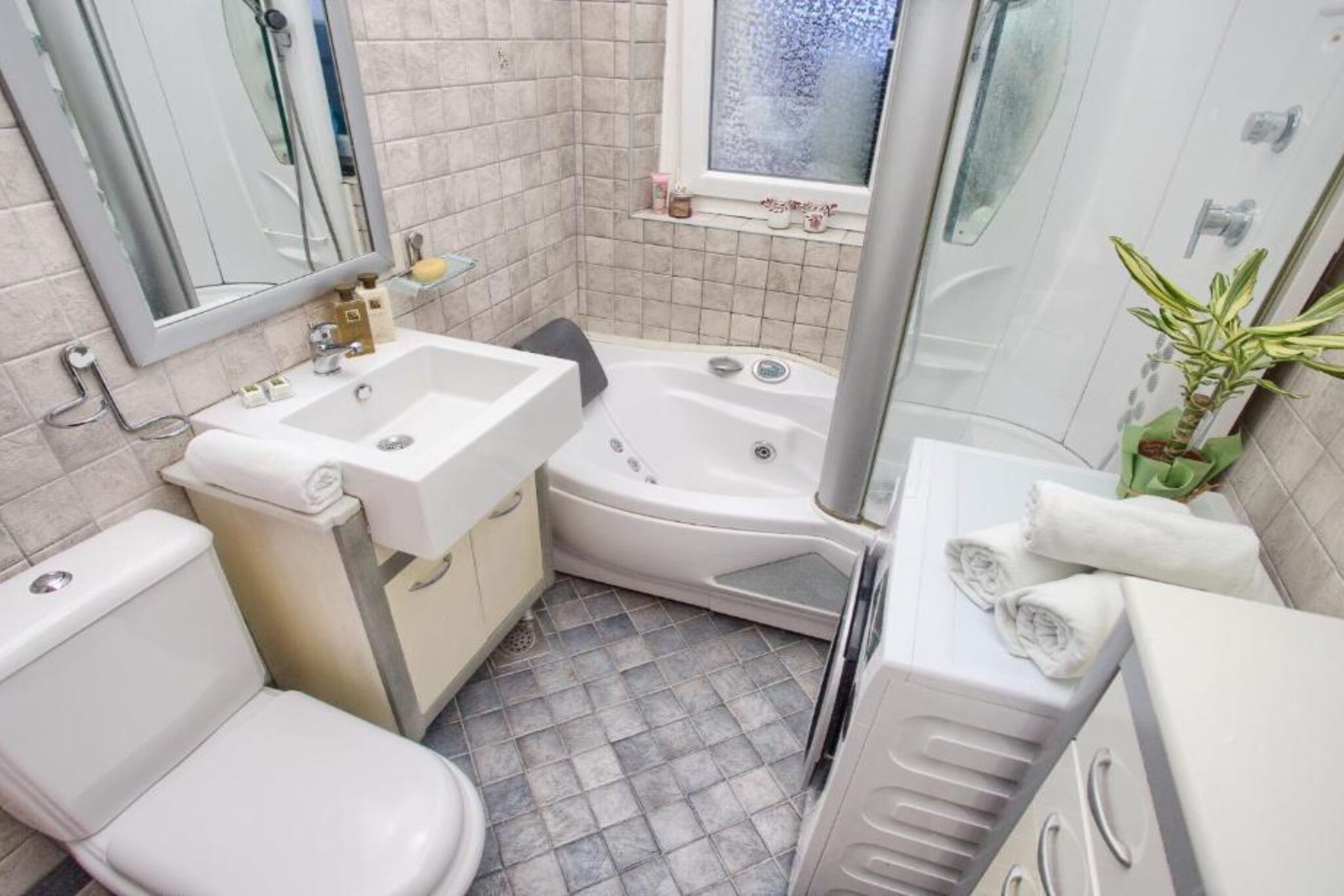 Kotor Old Town Charm Apartment - Two Bedroom Apartment-Bathroom