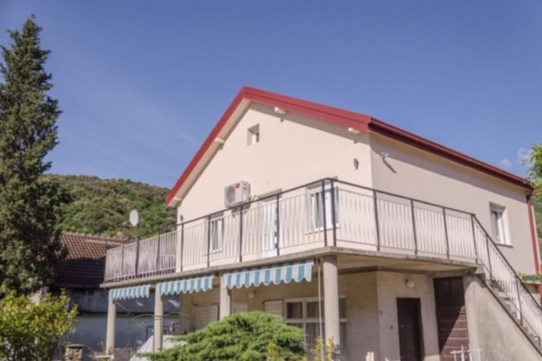 Modern Apartment with Terrace in Herceg Novi - Two Bedroom Apartment-Buitenlucht