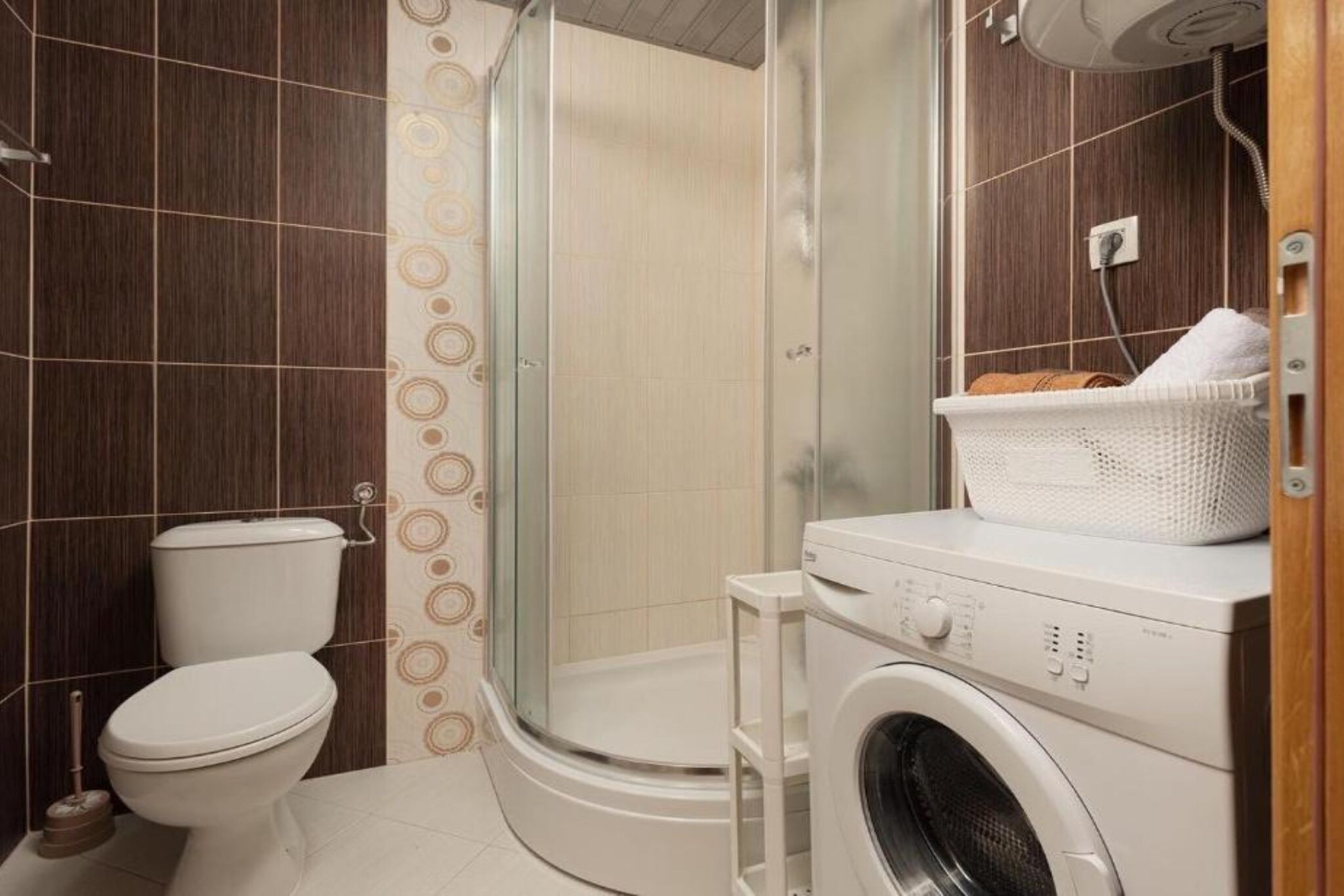 Stylish Budva Apartment with Panoramic Views - Two Bedroom Apartment-Badkamer