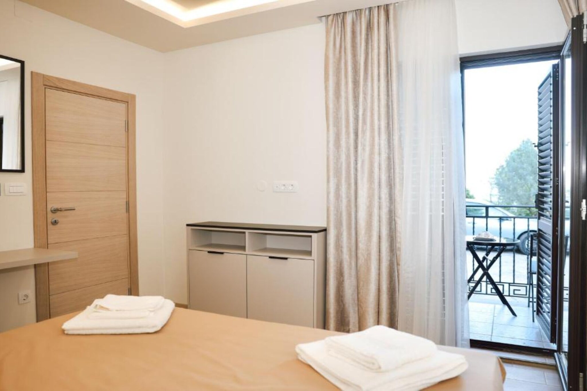 Stylish Apartment with Modern Elegance in Herceg Novi Area - Deluxe One Bedroom Apartment with Balcony-Slaapkamer