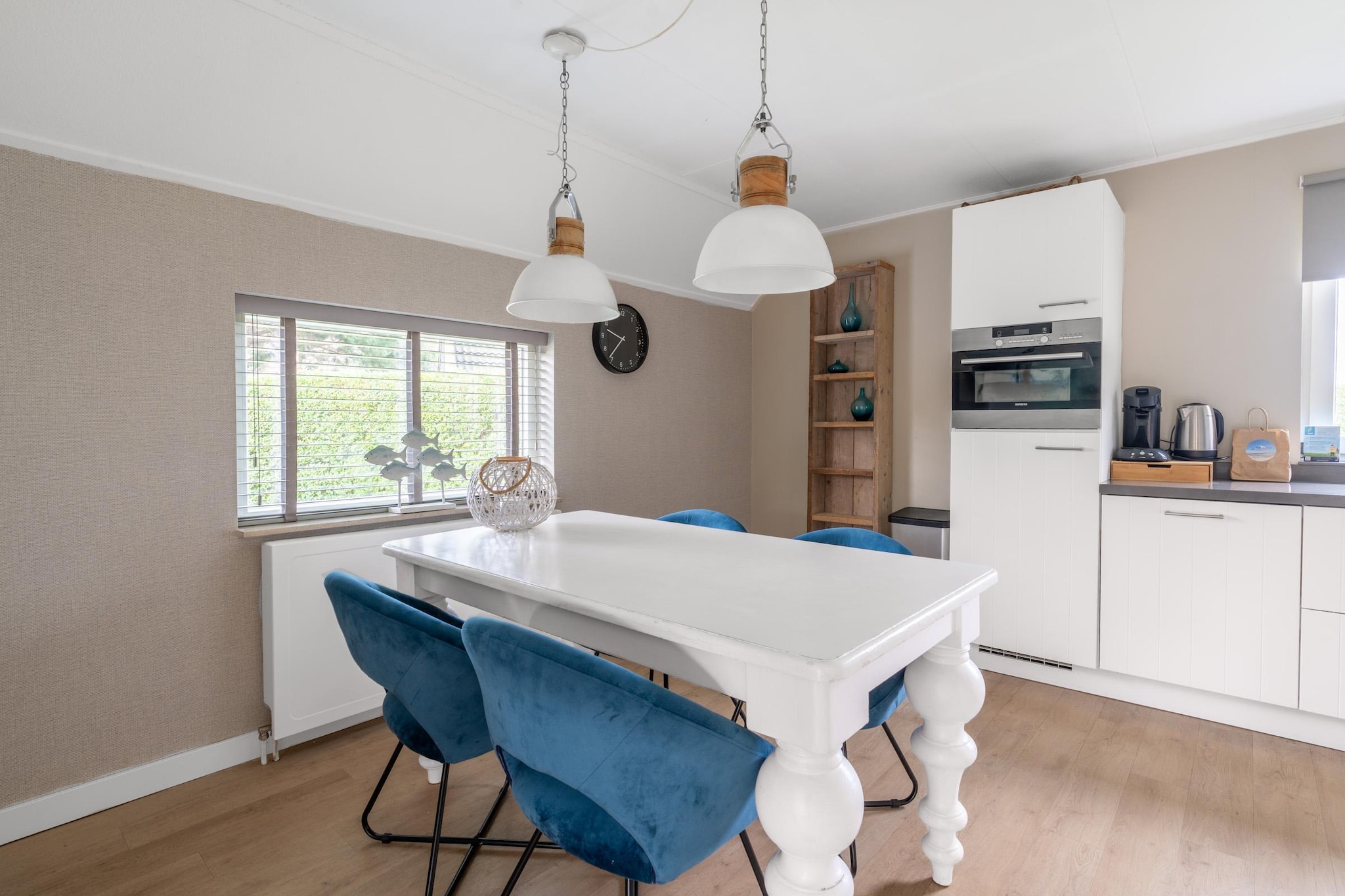 Kamperfoelie 73-Eetkamer