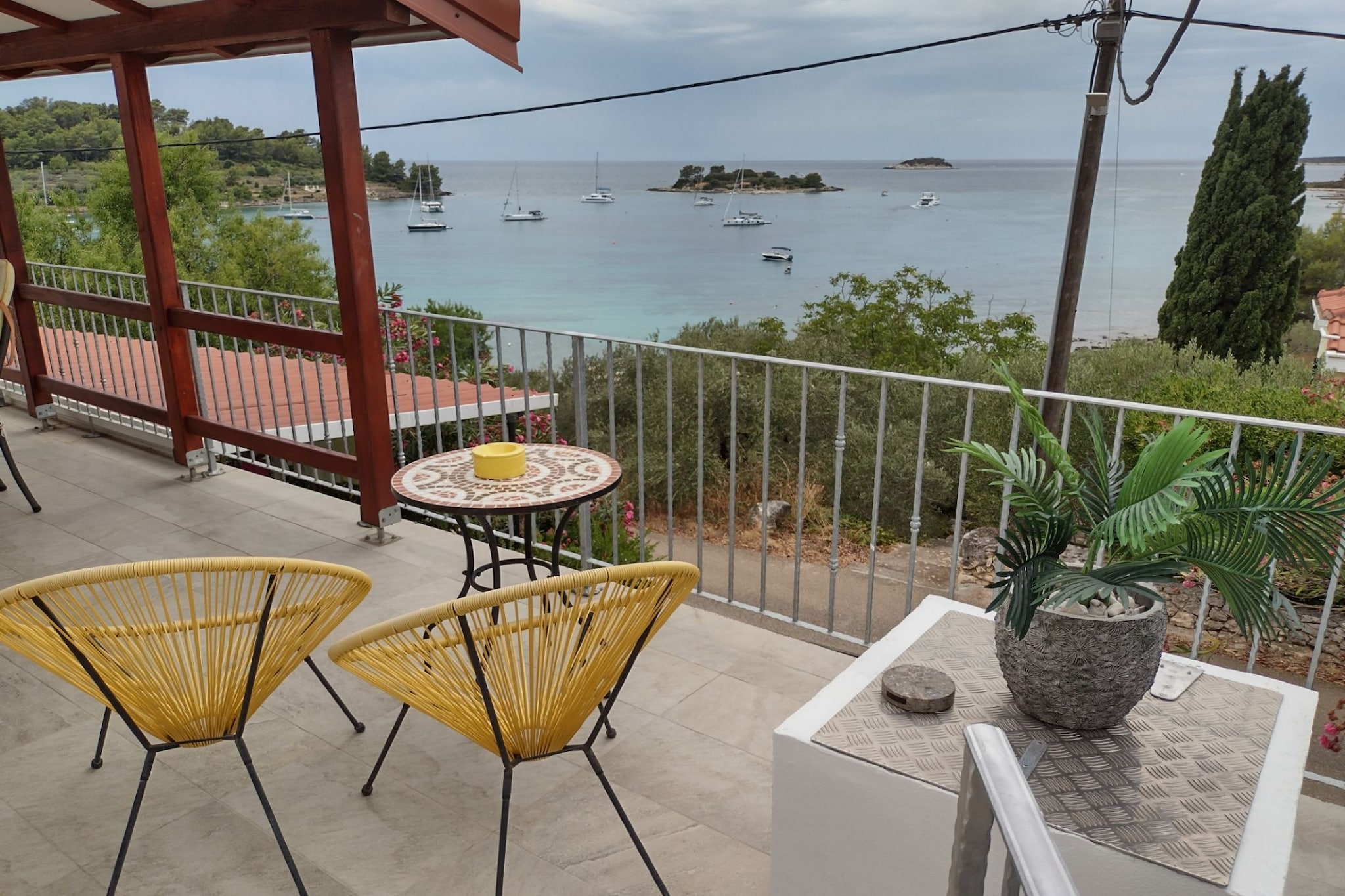 Apartment Ana Gradina - Vela Luka - Two Bedroom Apartment With Terrace And Sea View-Terrasse/Balkon