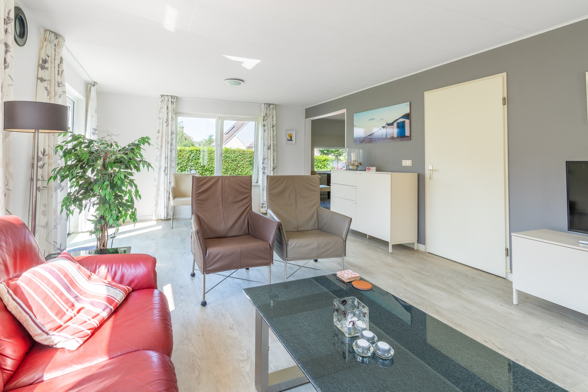 Kamperfoelie 77-Living room