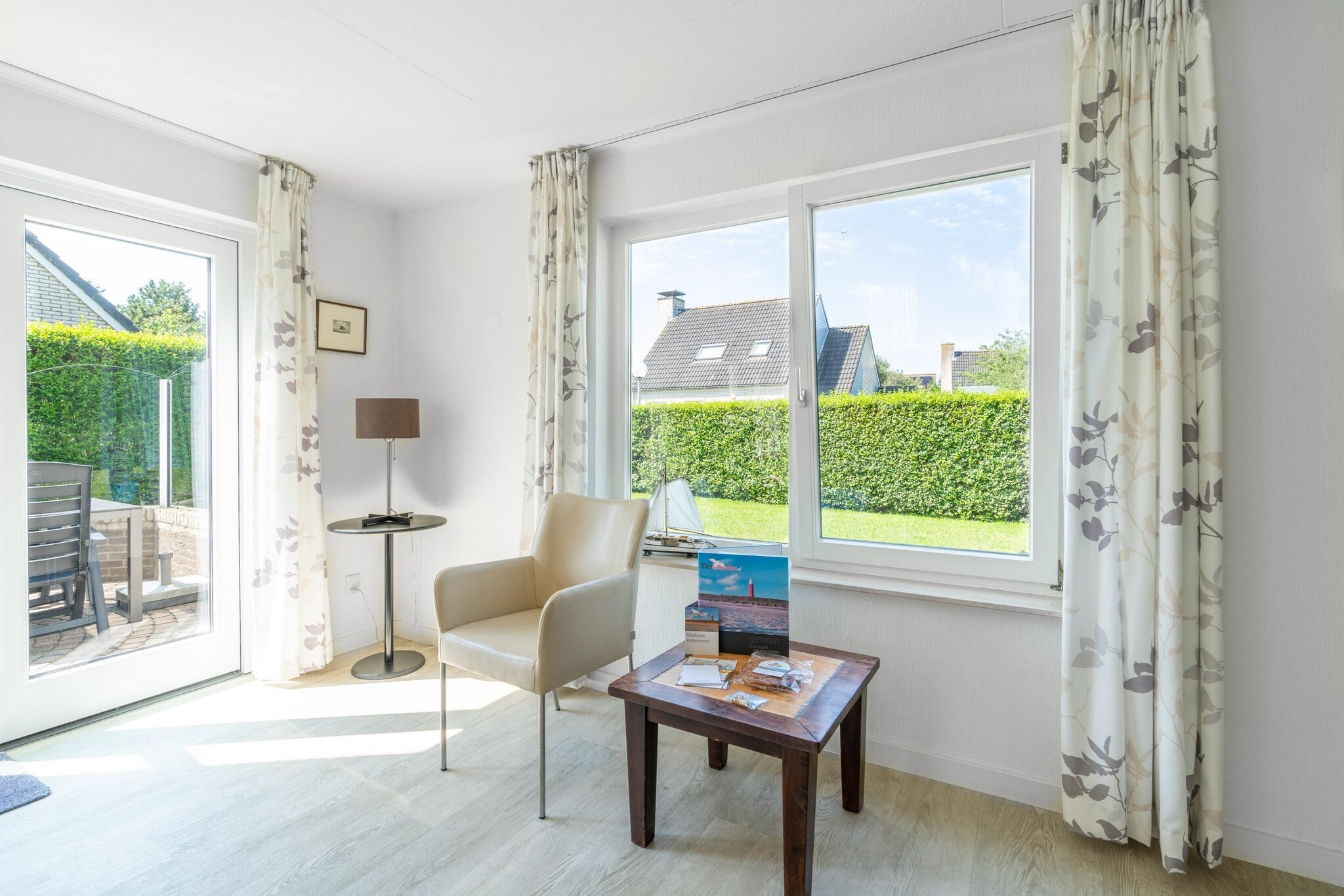 Kamperfoelie 77-Living room