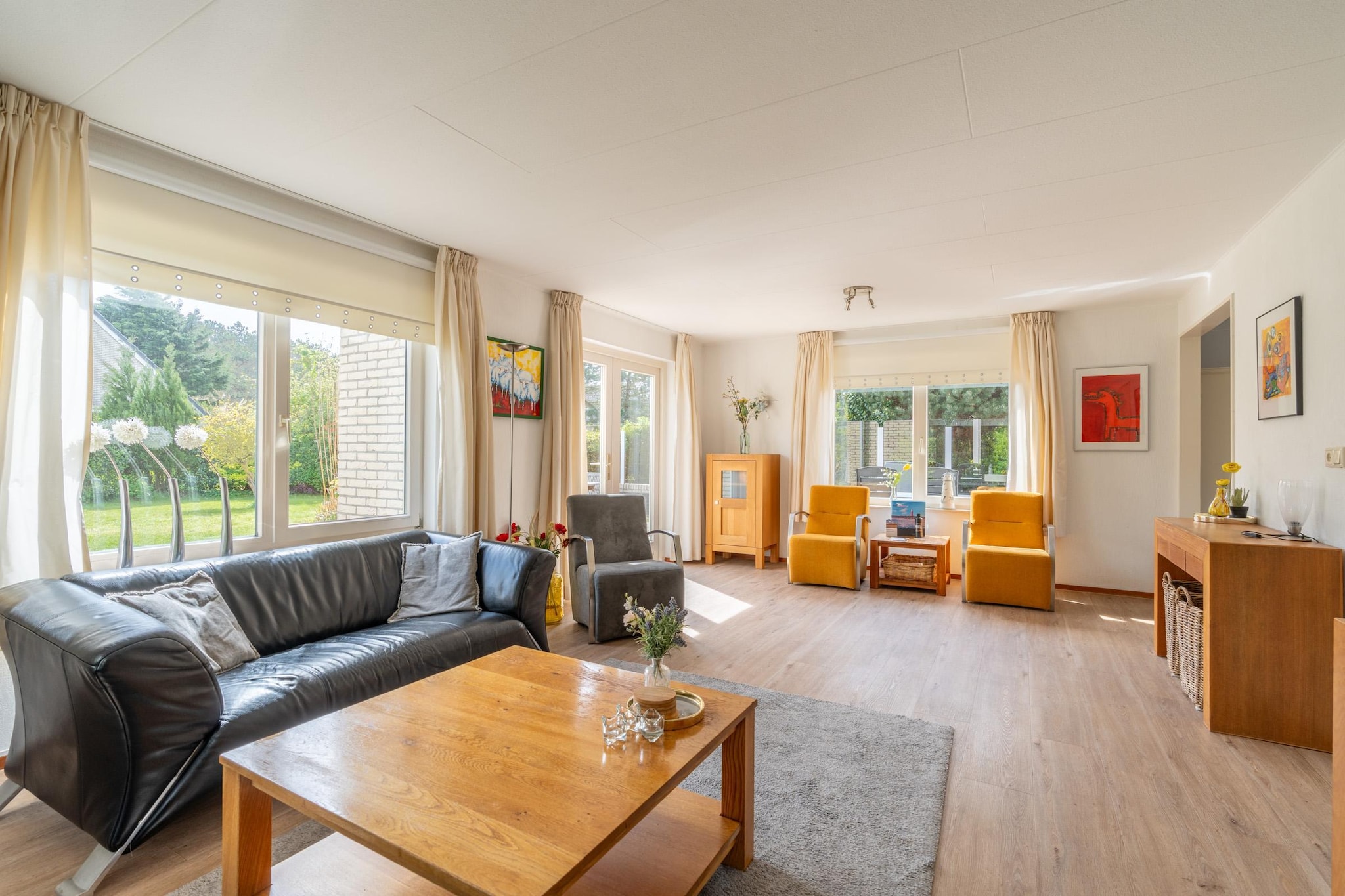 Kamperfoelie 61-Salon