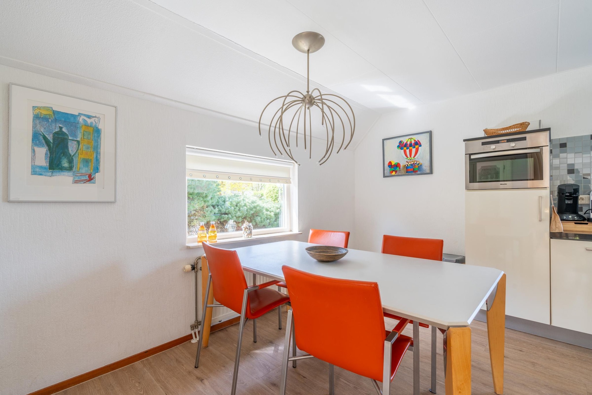 Kamperfoelie 61-Salle à manger